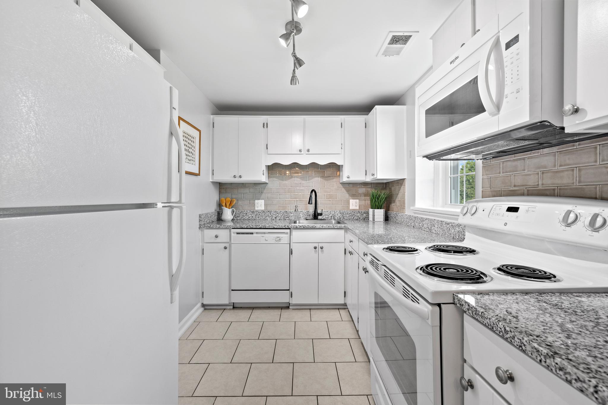 FAIRLINGTON VILLAGES - Residential