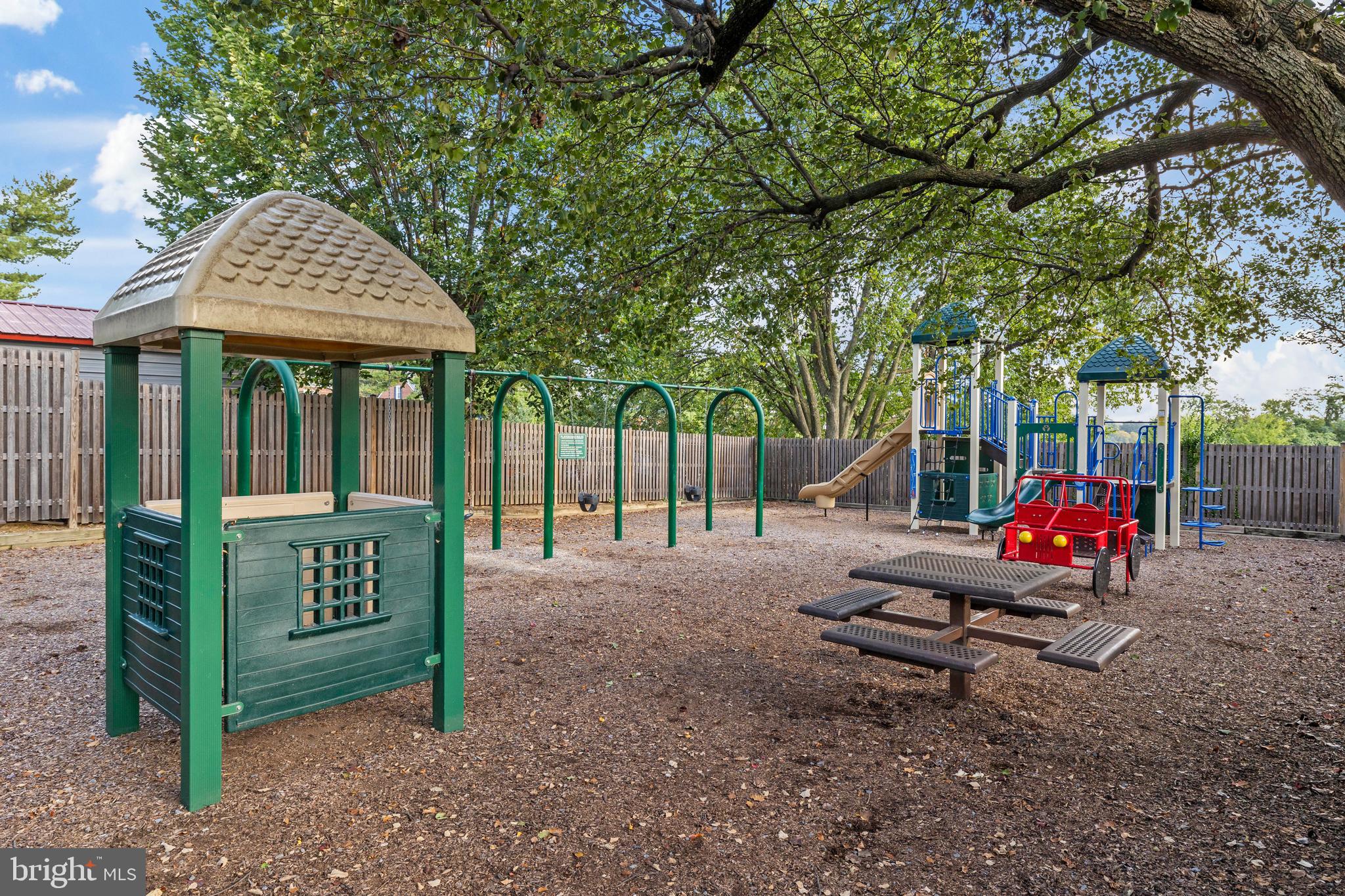 FAIRLINGTON VILLAGES - Residential