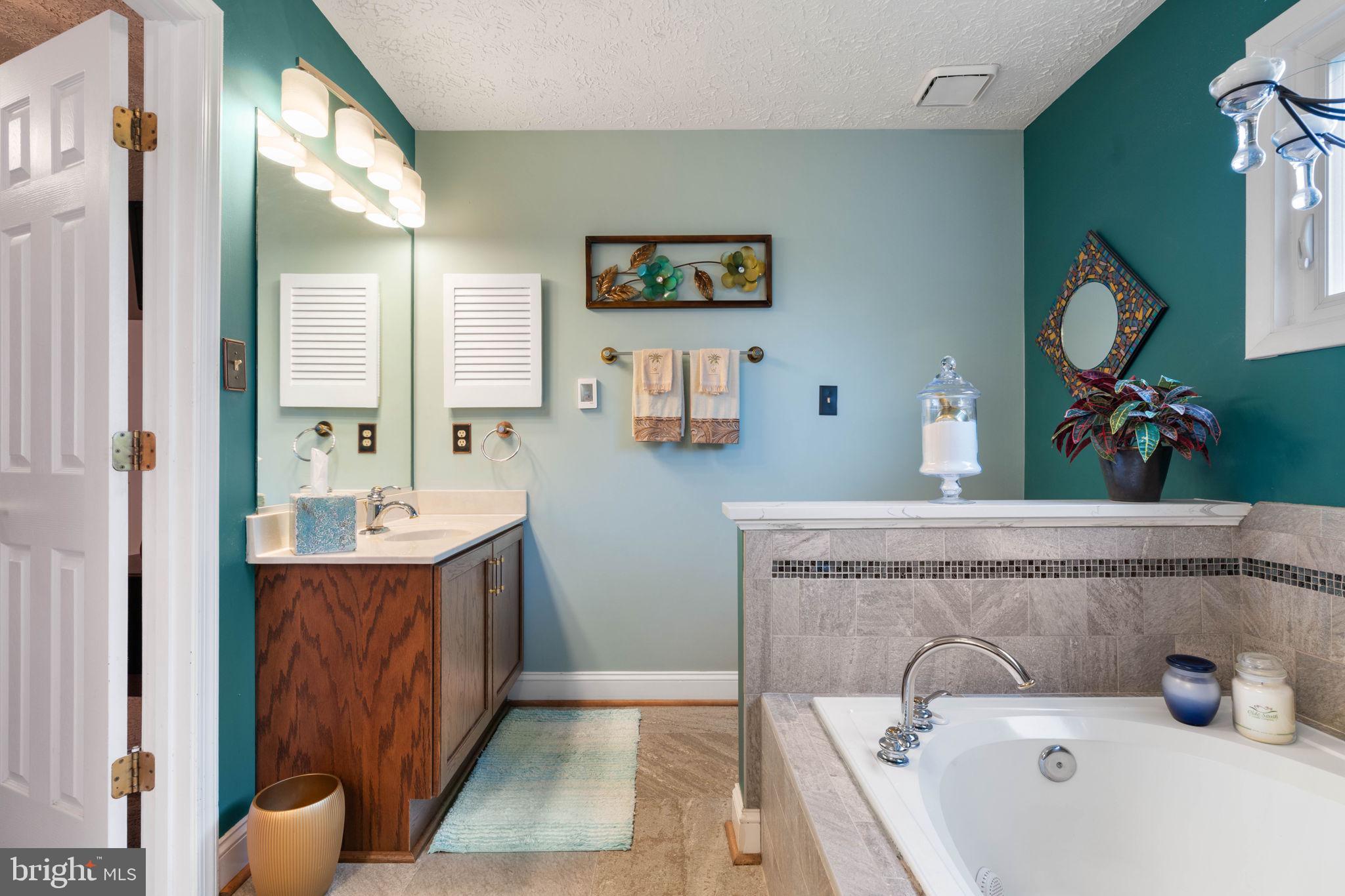POTOMAC LAKES - Residential