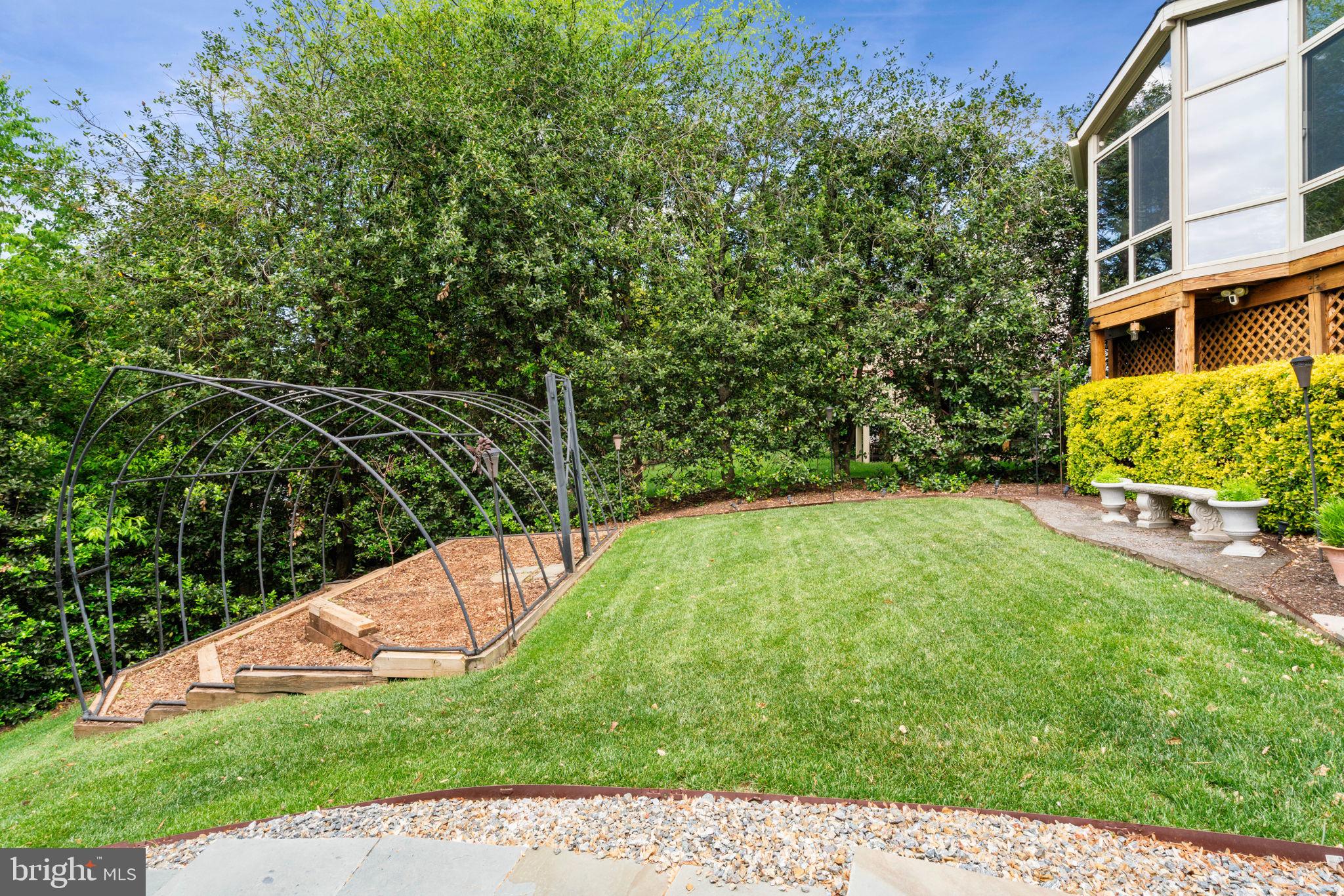 POTOMAC LAKES - Residential