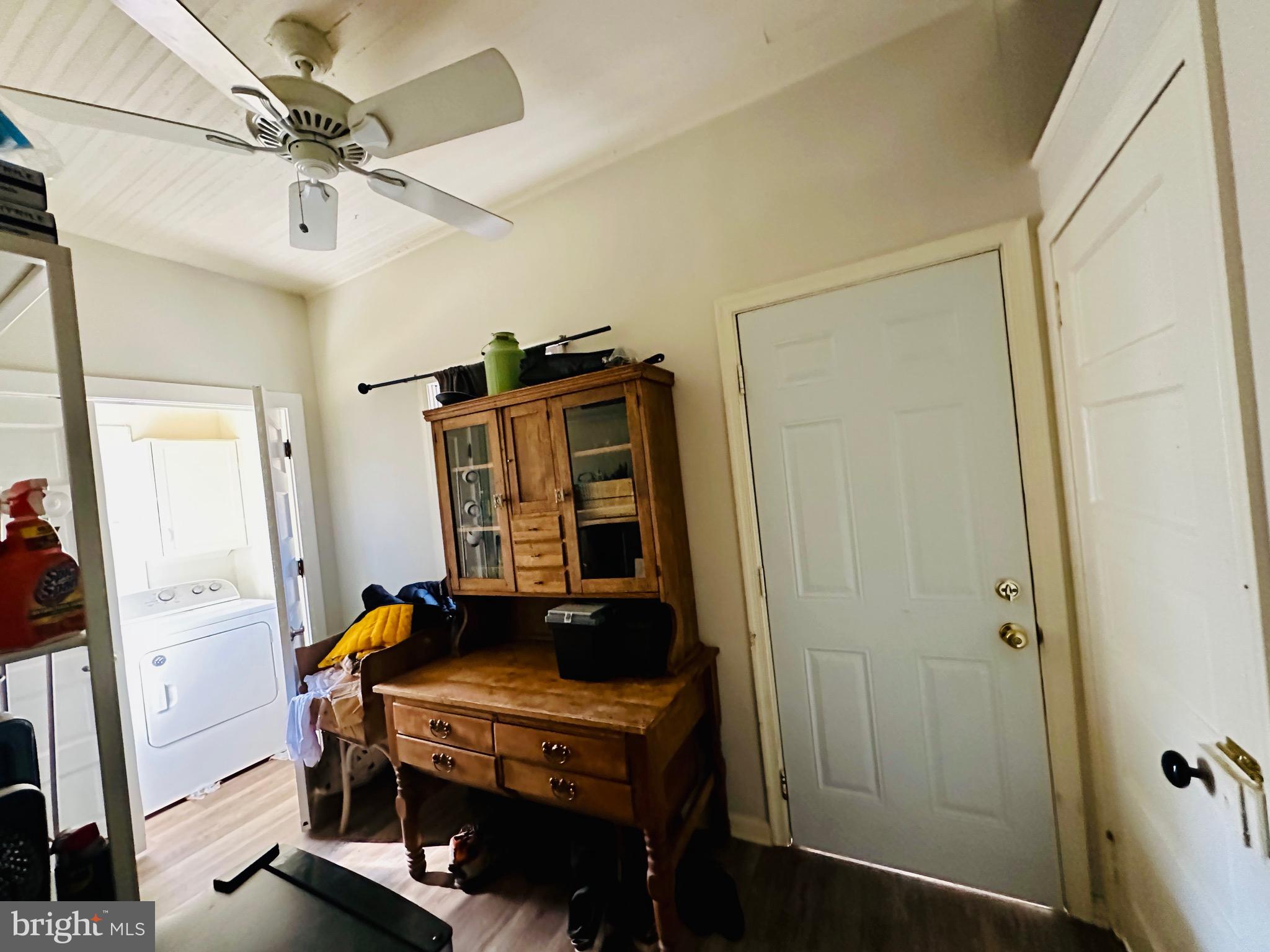 TOWN OF BERRYVILLE - Commercial Sale