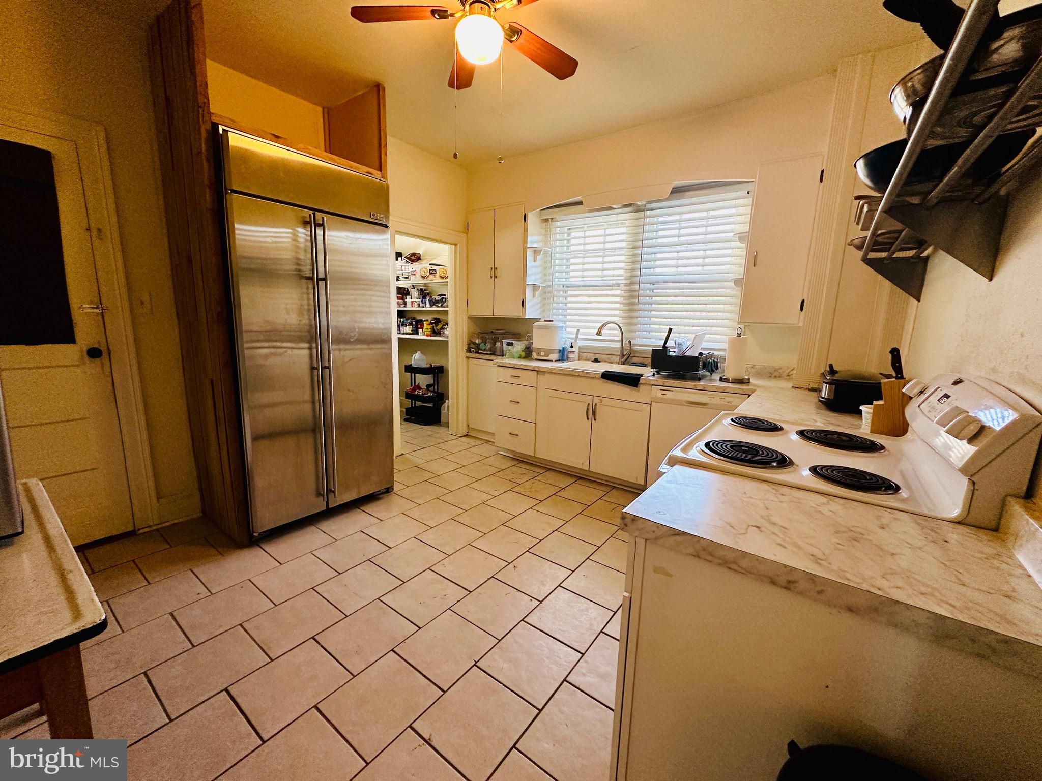 TOWN OF BERRYVILLE - Commercial Sale