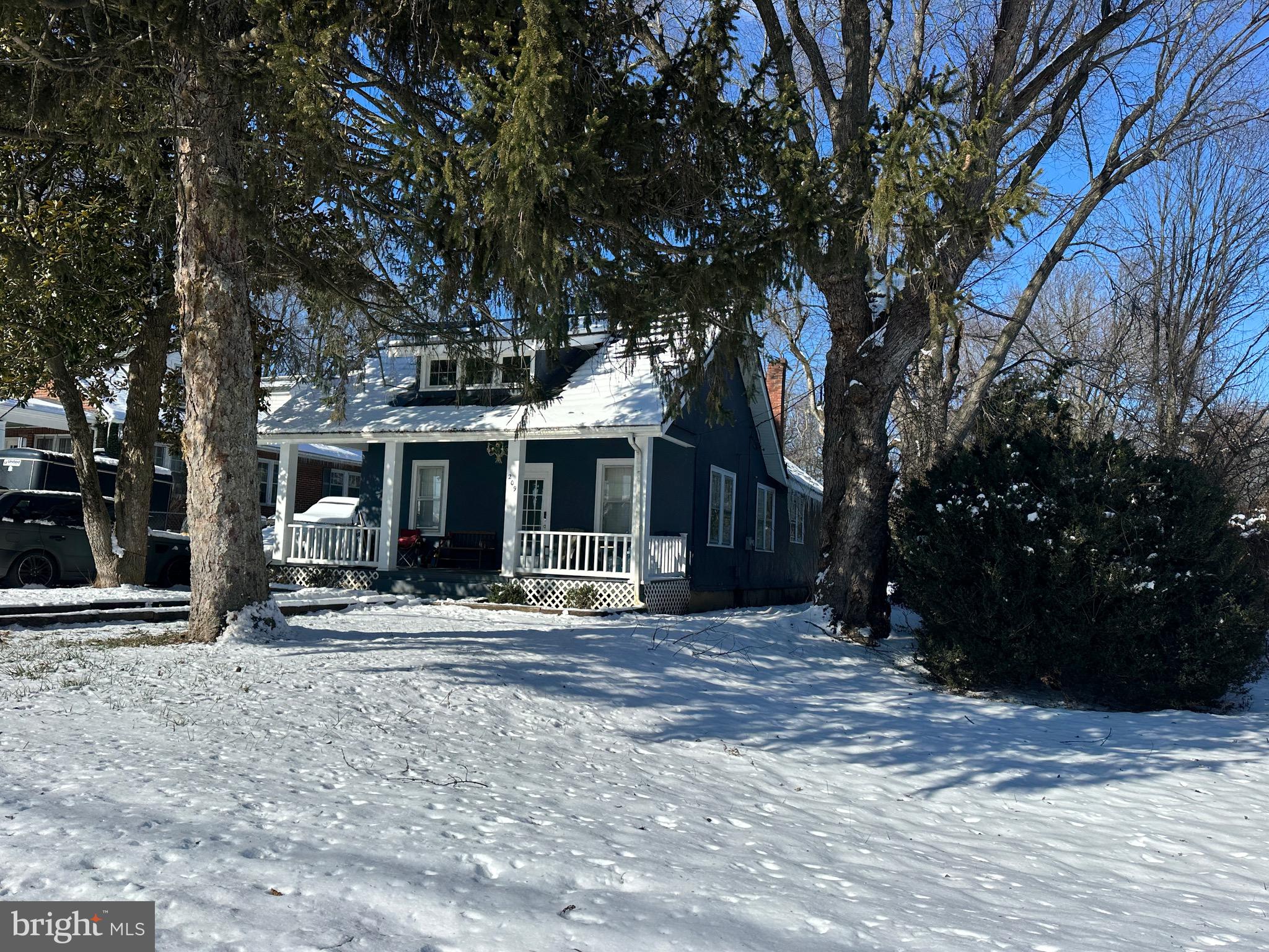 TOWN OF BERRYVILLE - Commercial Sale