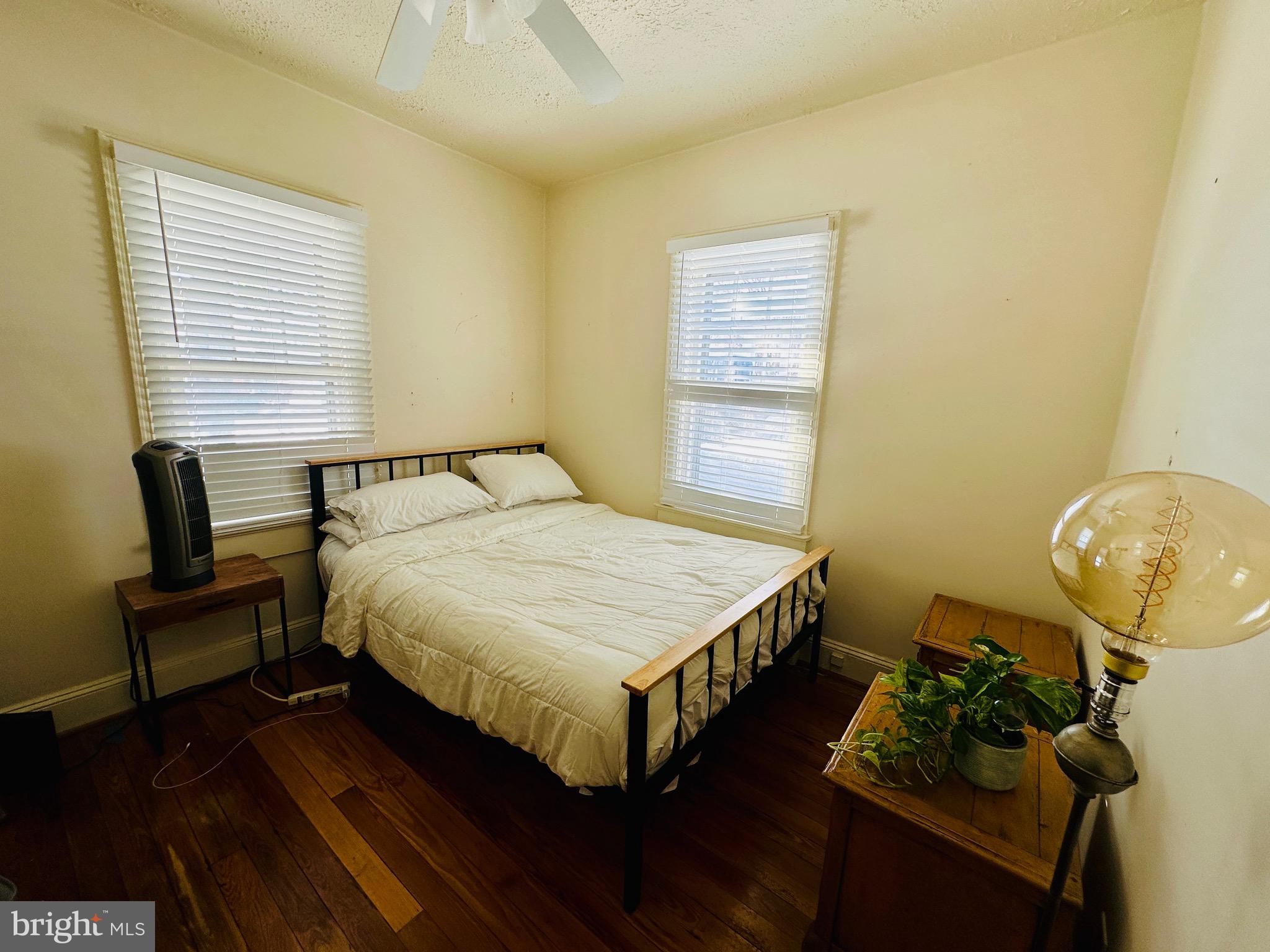 TOWN OF BERRYVILLE - Commercial Sale