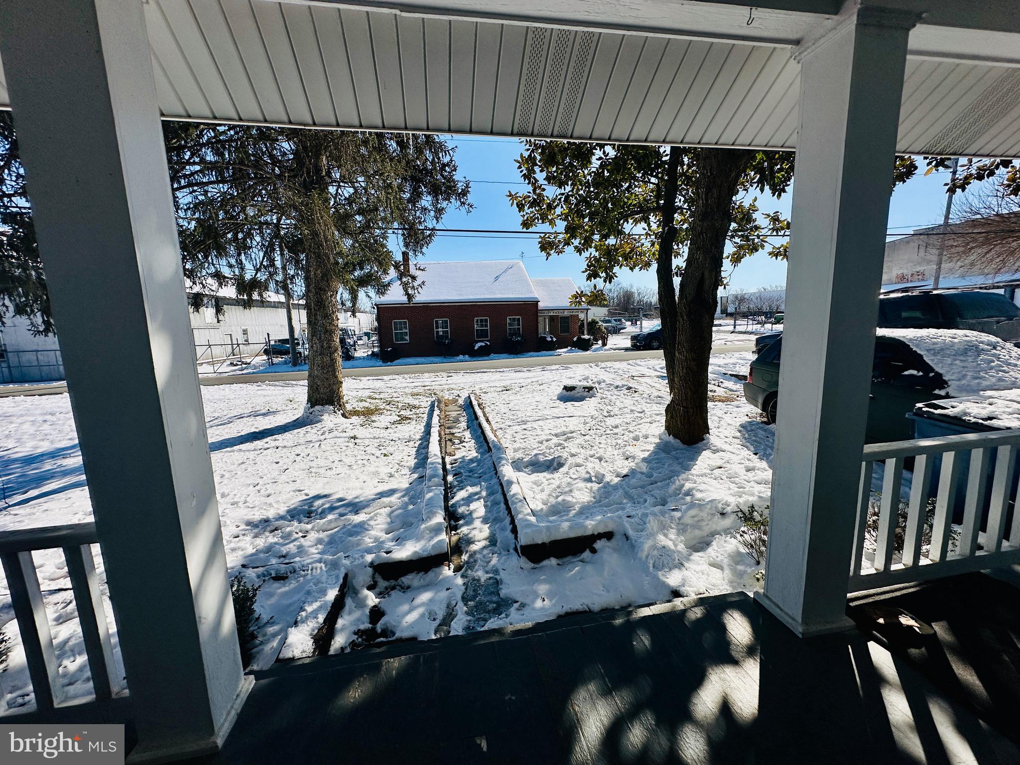 TOWN OF BERRYVILLE - Commercial Sale