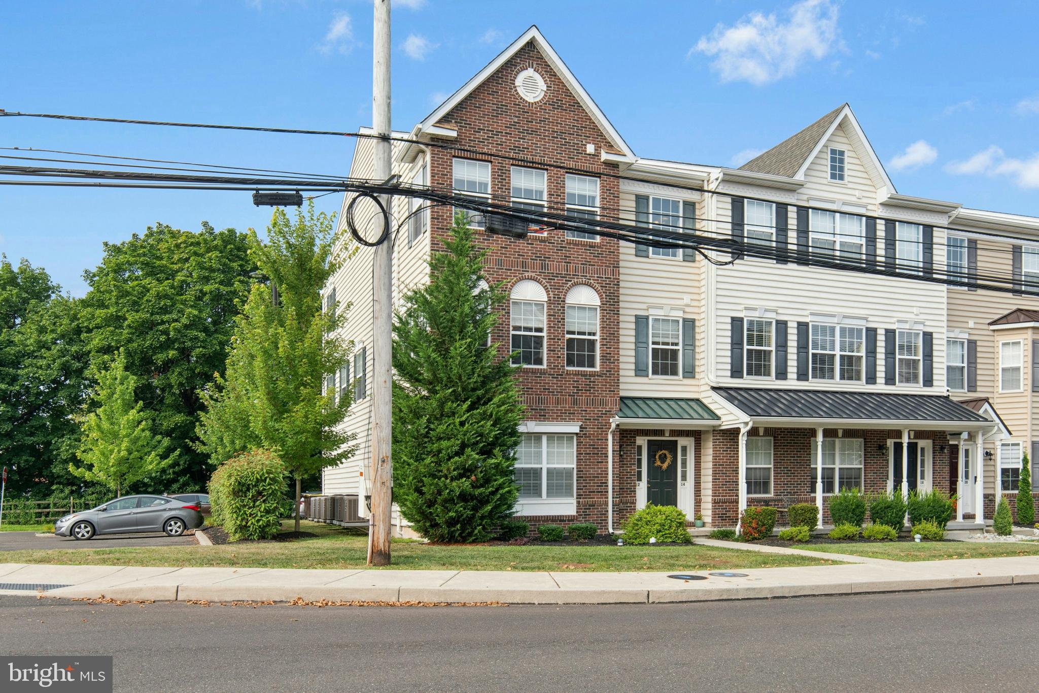 14 N SCHOOL LANE