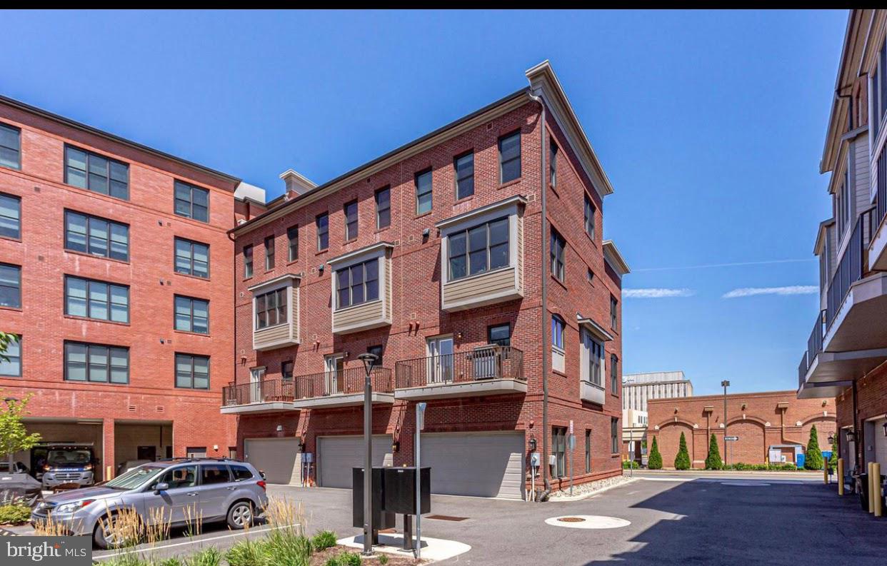 2810 11TH STREET S T001