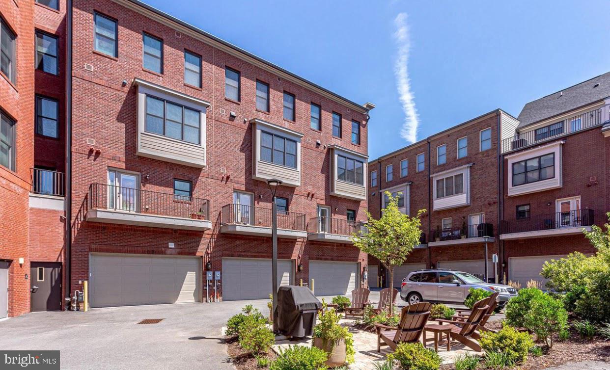 2810 11TH STREET S T001