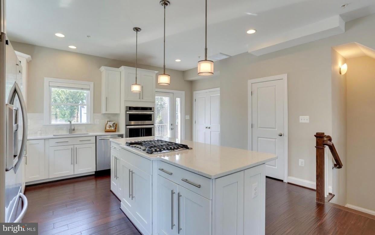 2810 11TH STREET S T001