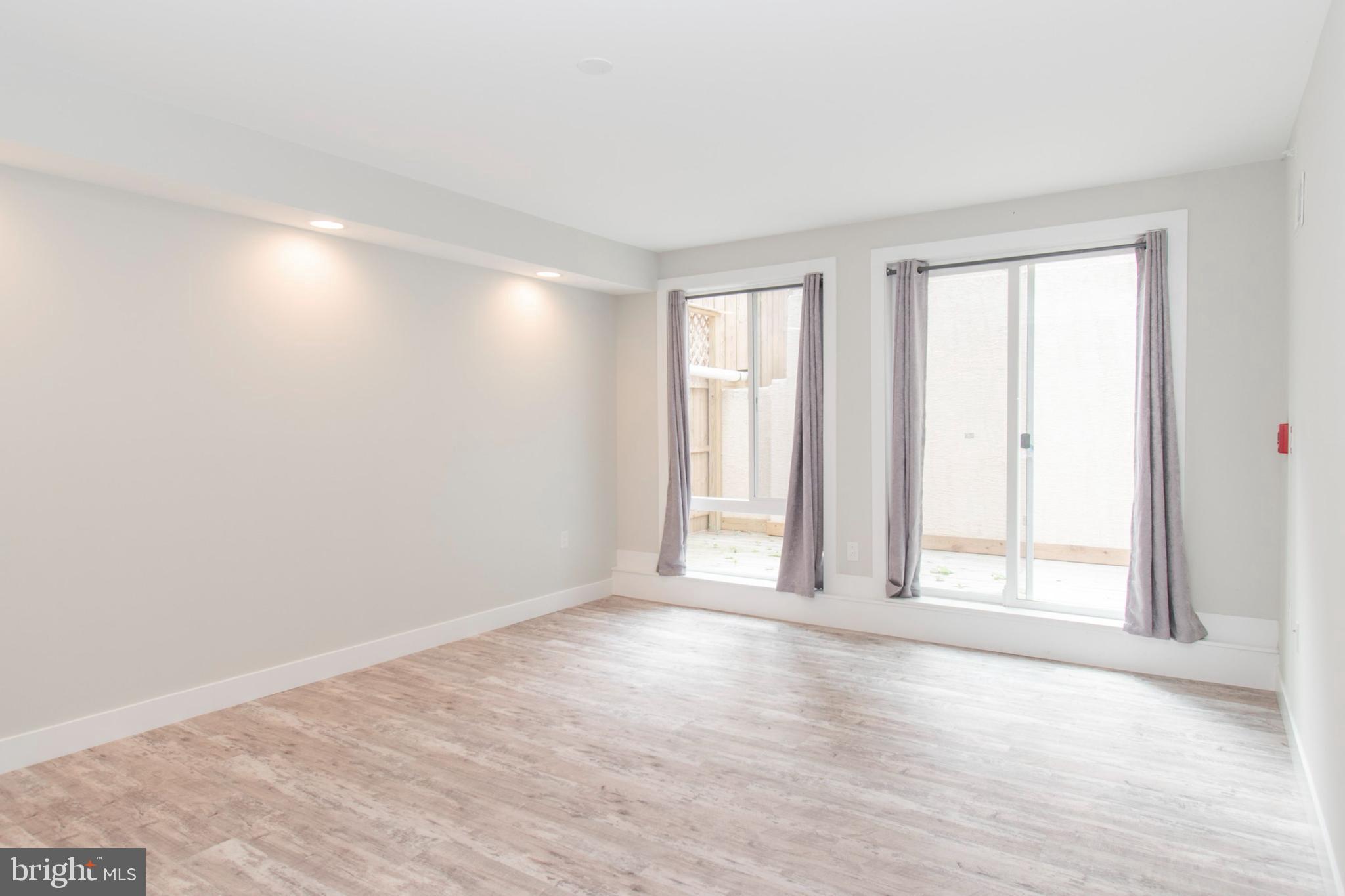 FRANCISVILLE - Commercial Sale