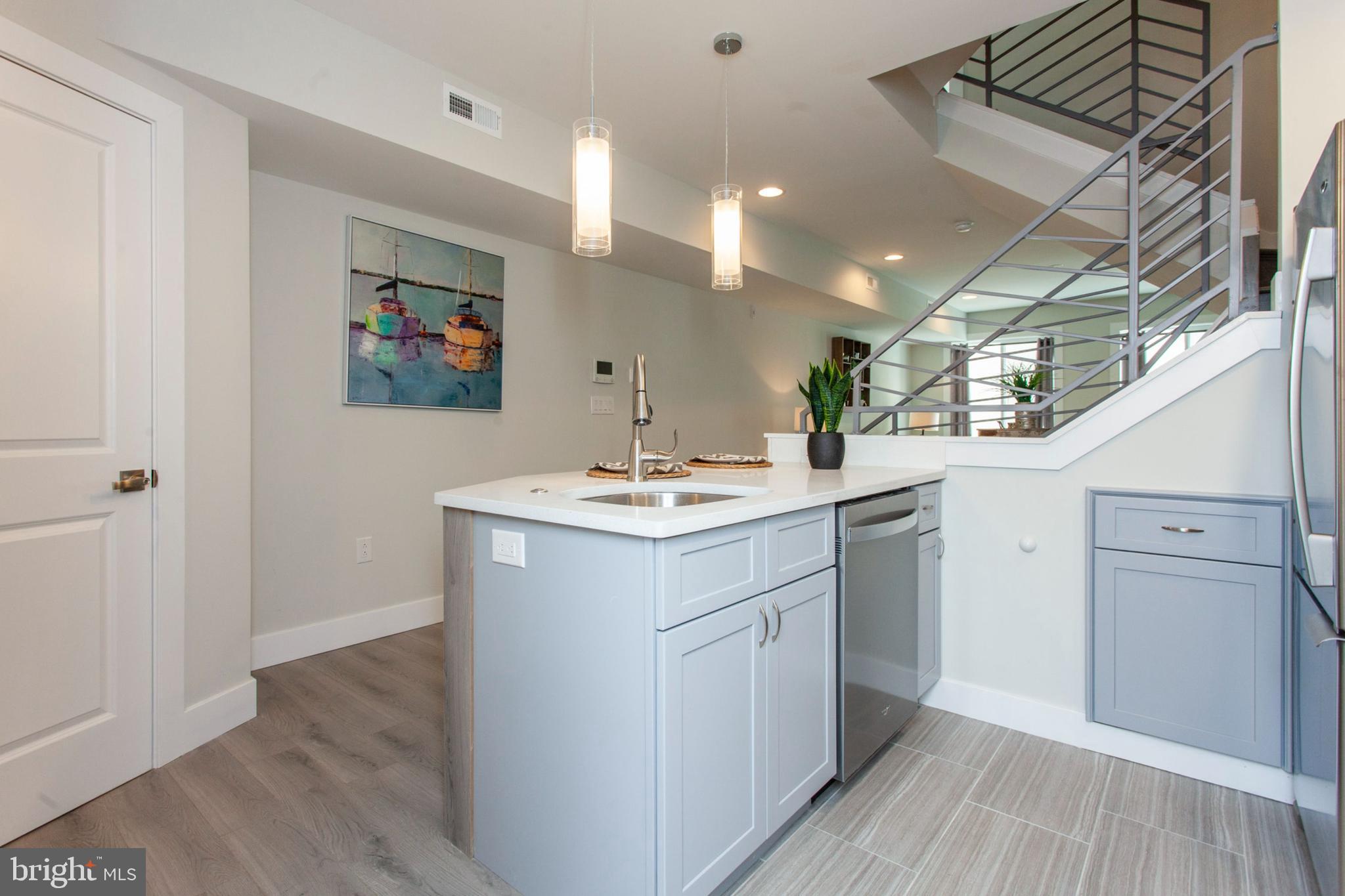 1533 PARRISH STREET 39