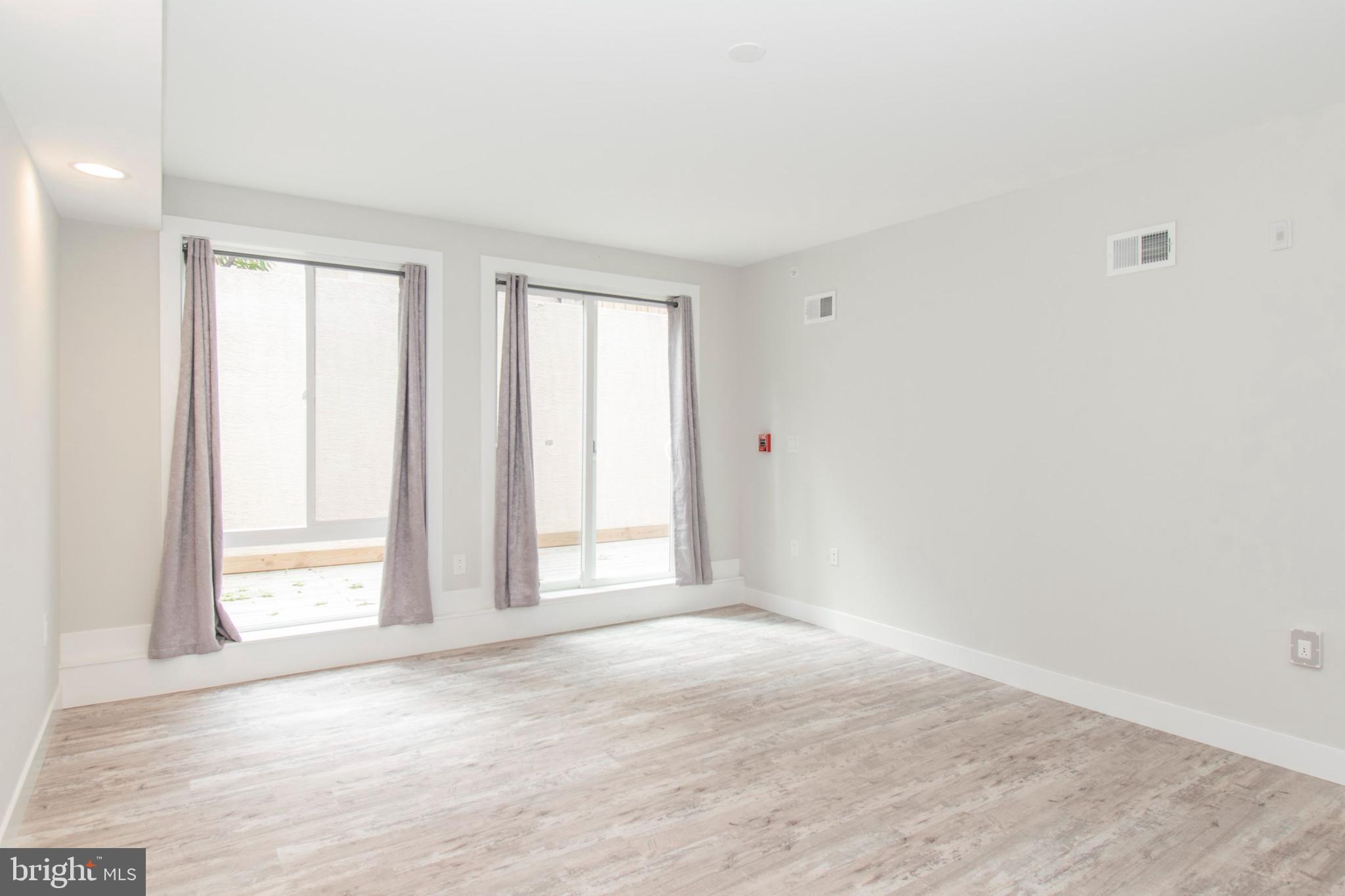 FRANCISVILLE - Commercial Sale