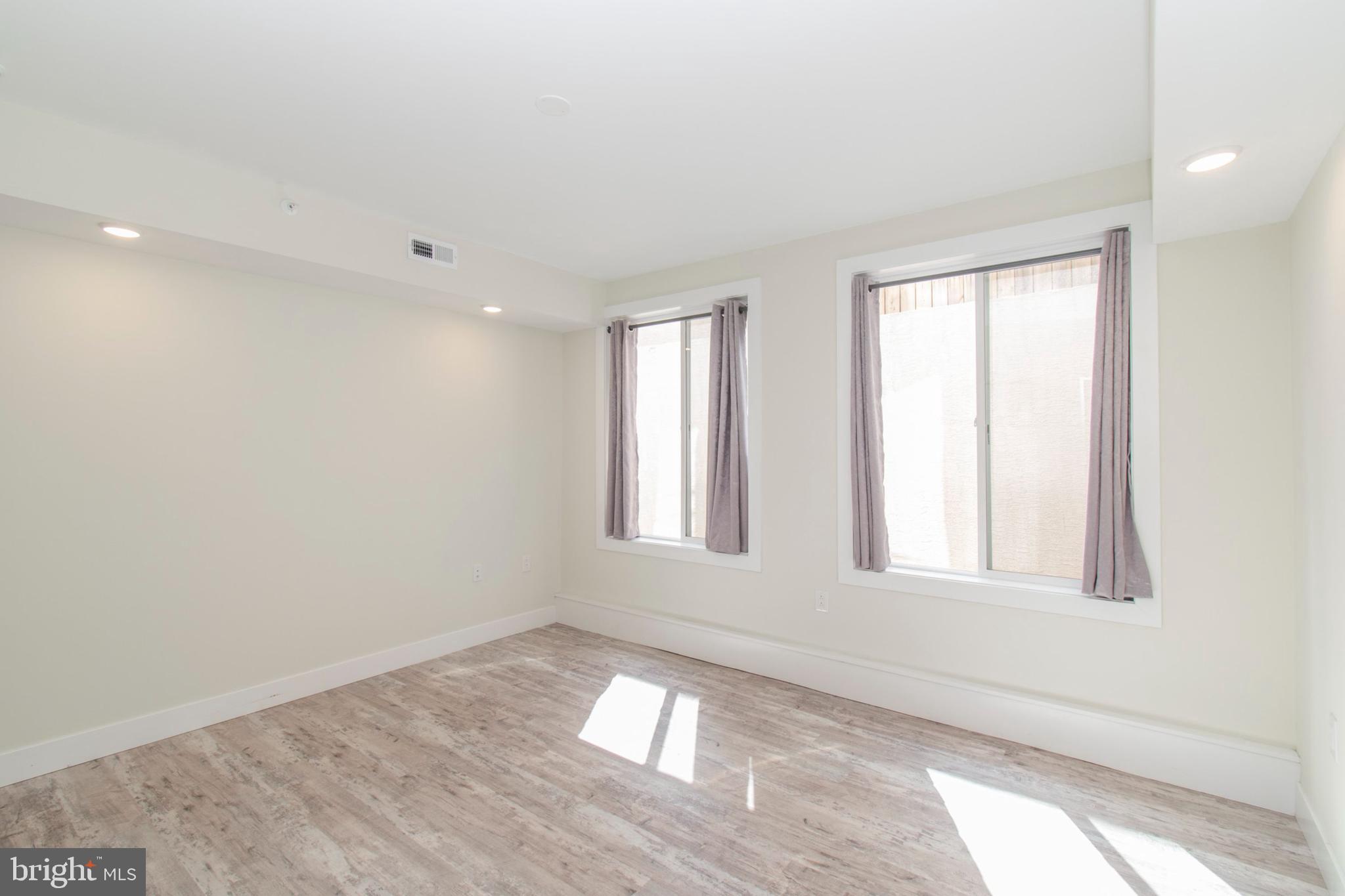 FRANCISVILLE - Commercial Sale