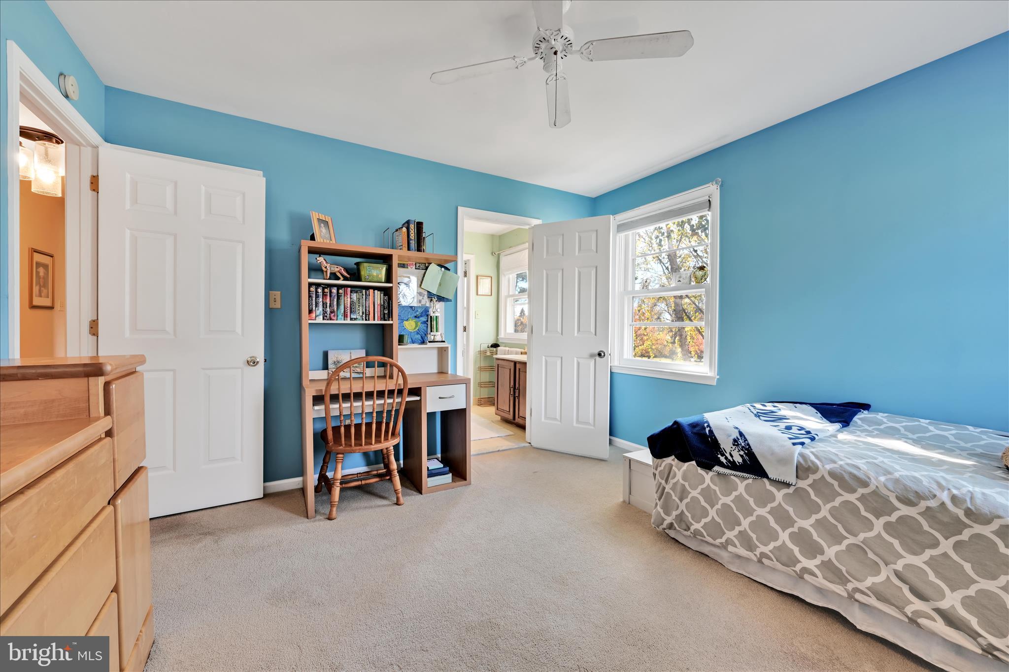 WHITE CHIMNEYS - Residential