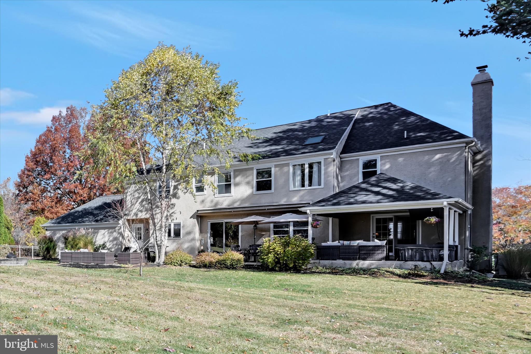 WHITE CHIMNEYS - Residential