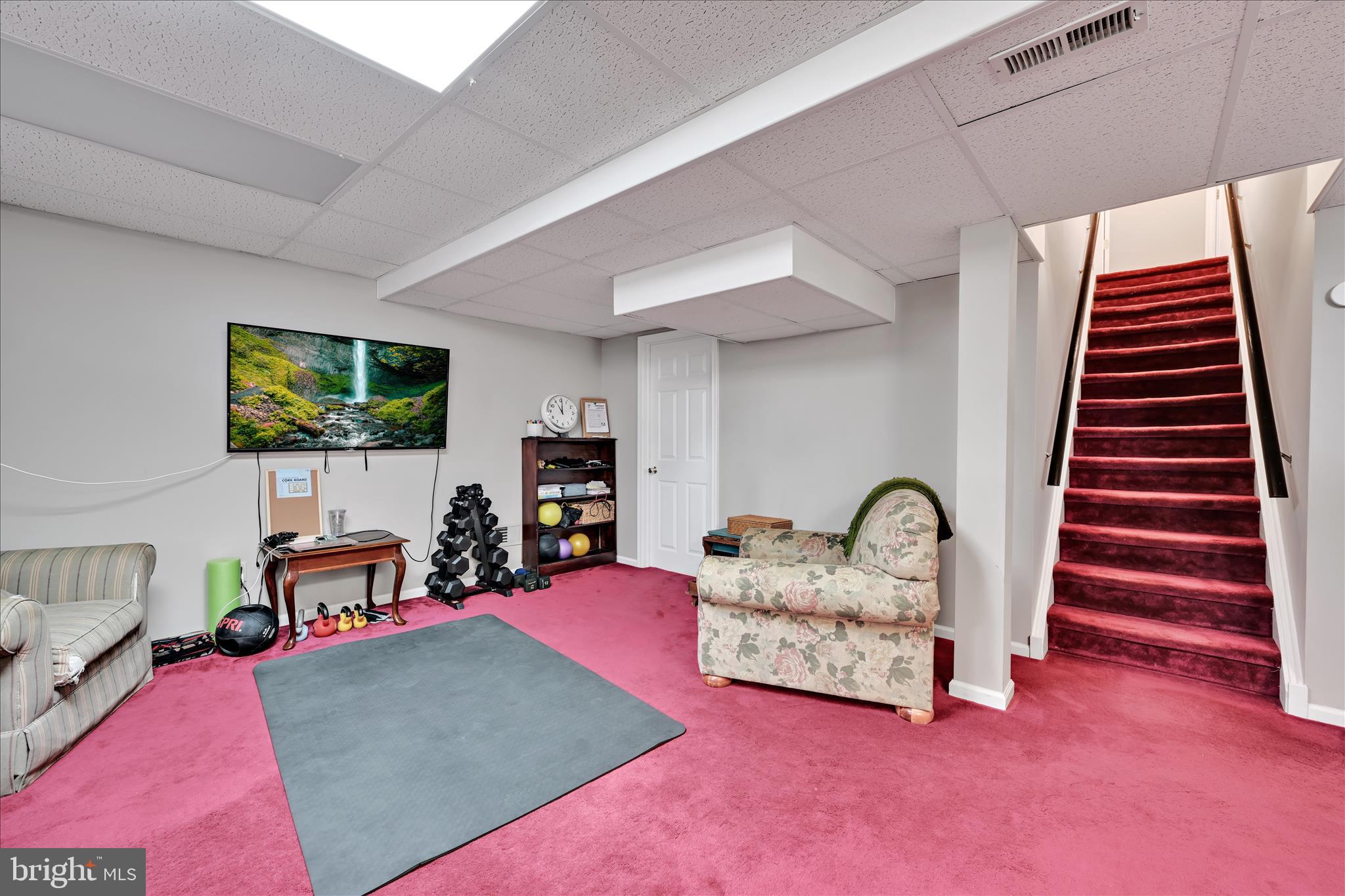 WHITE CHIMNEYS - Residential