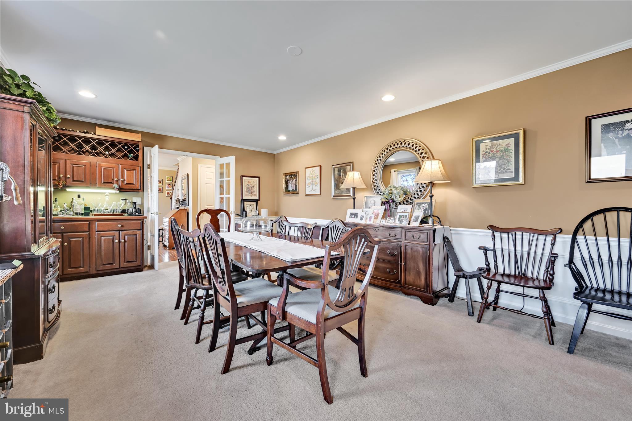 WHITE CHIMNEYS - Residential