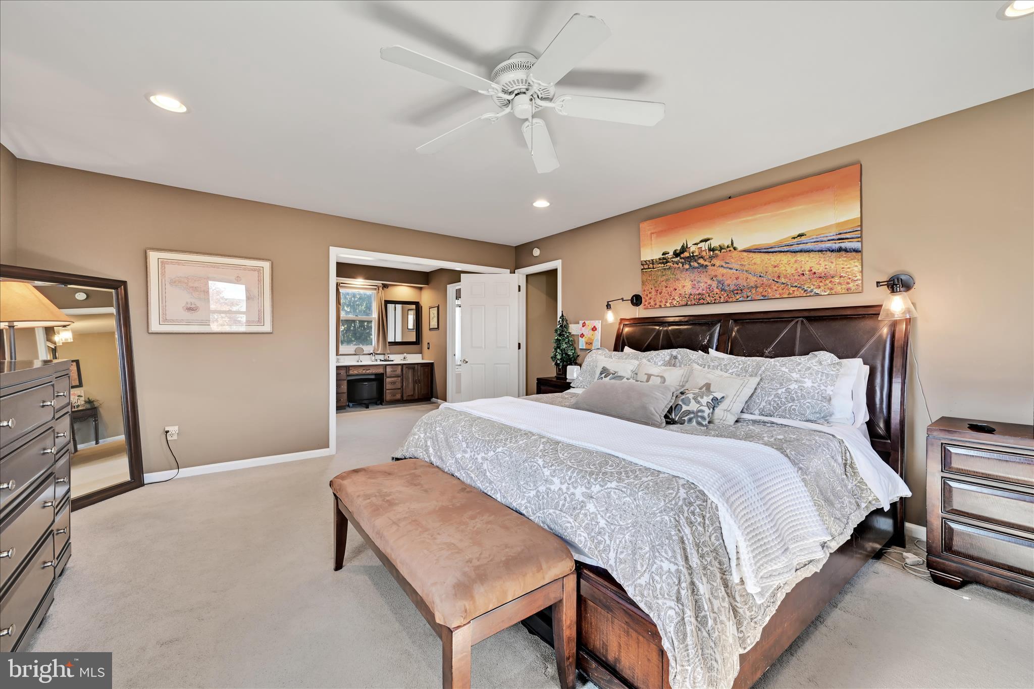 WHITE CHIMNEYS - Residential