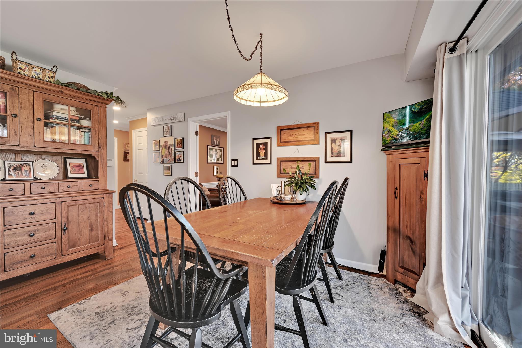 WHITE CHIMNEYS - Residential