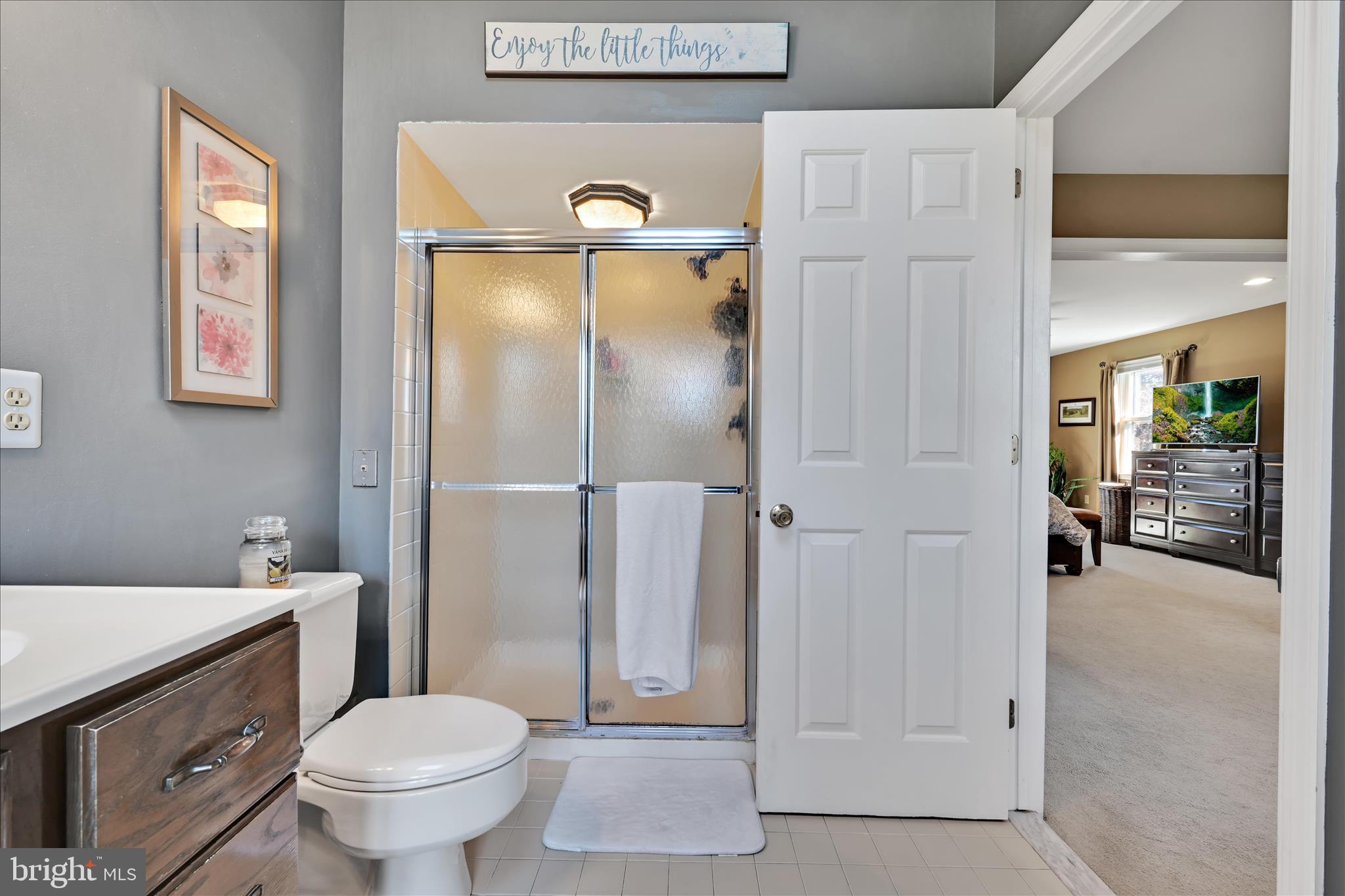 WHITE CHIMNEYS - Residential