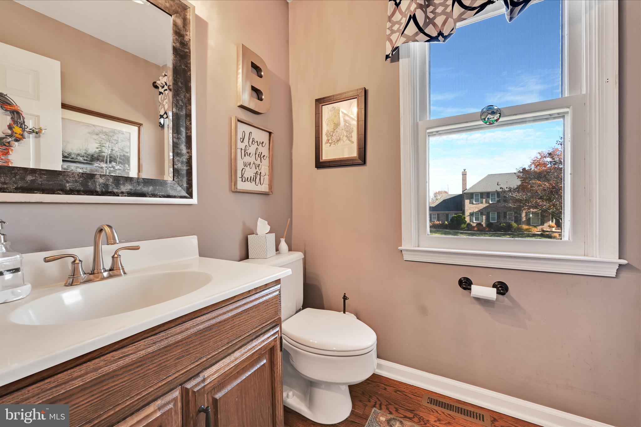 WHITE CHIMNEYS - Residential