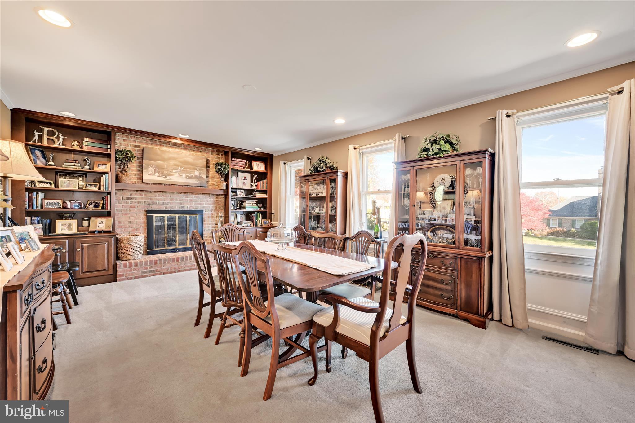 WHITE CHIMNEYS - Residential