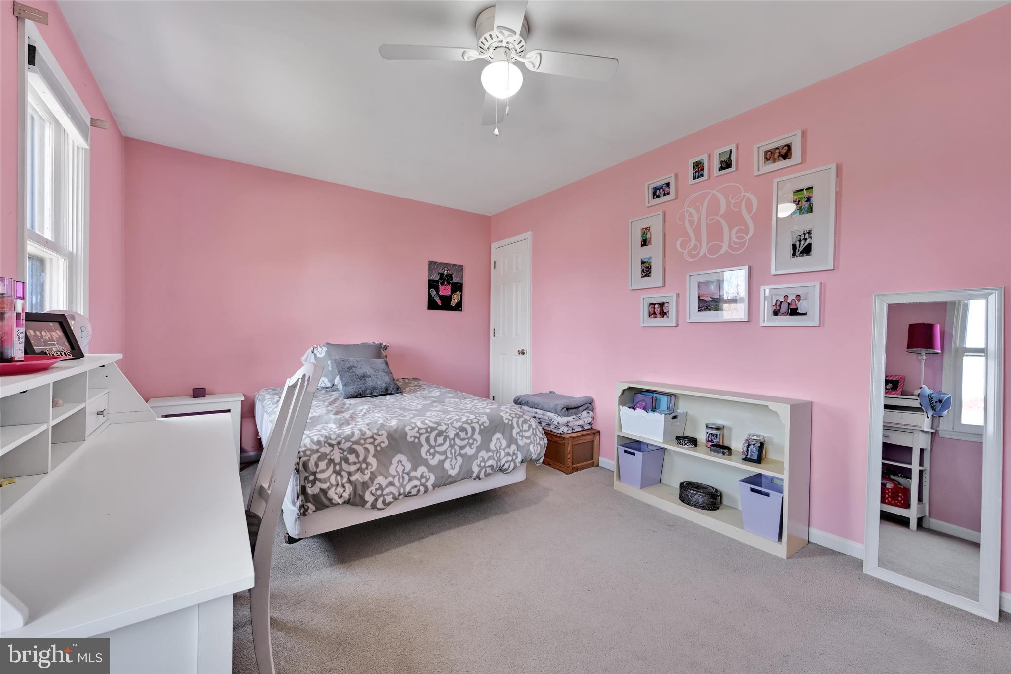 WHITE CHIMNEYS - Residential