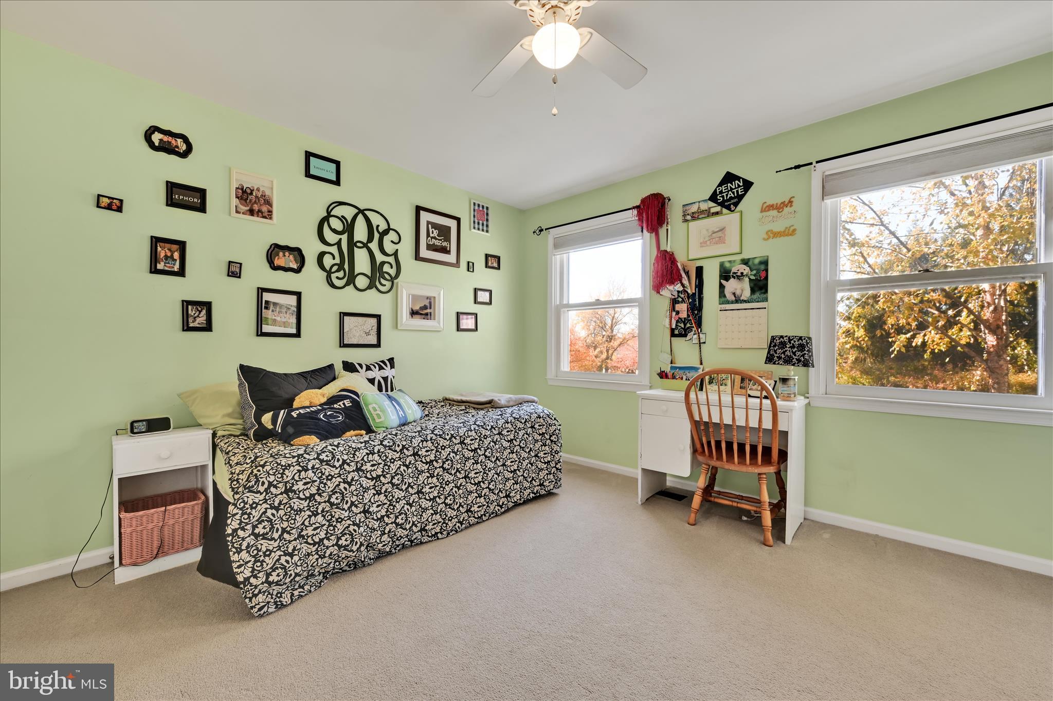 WHITE CHIMNEYS - Residential