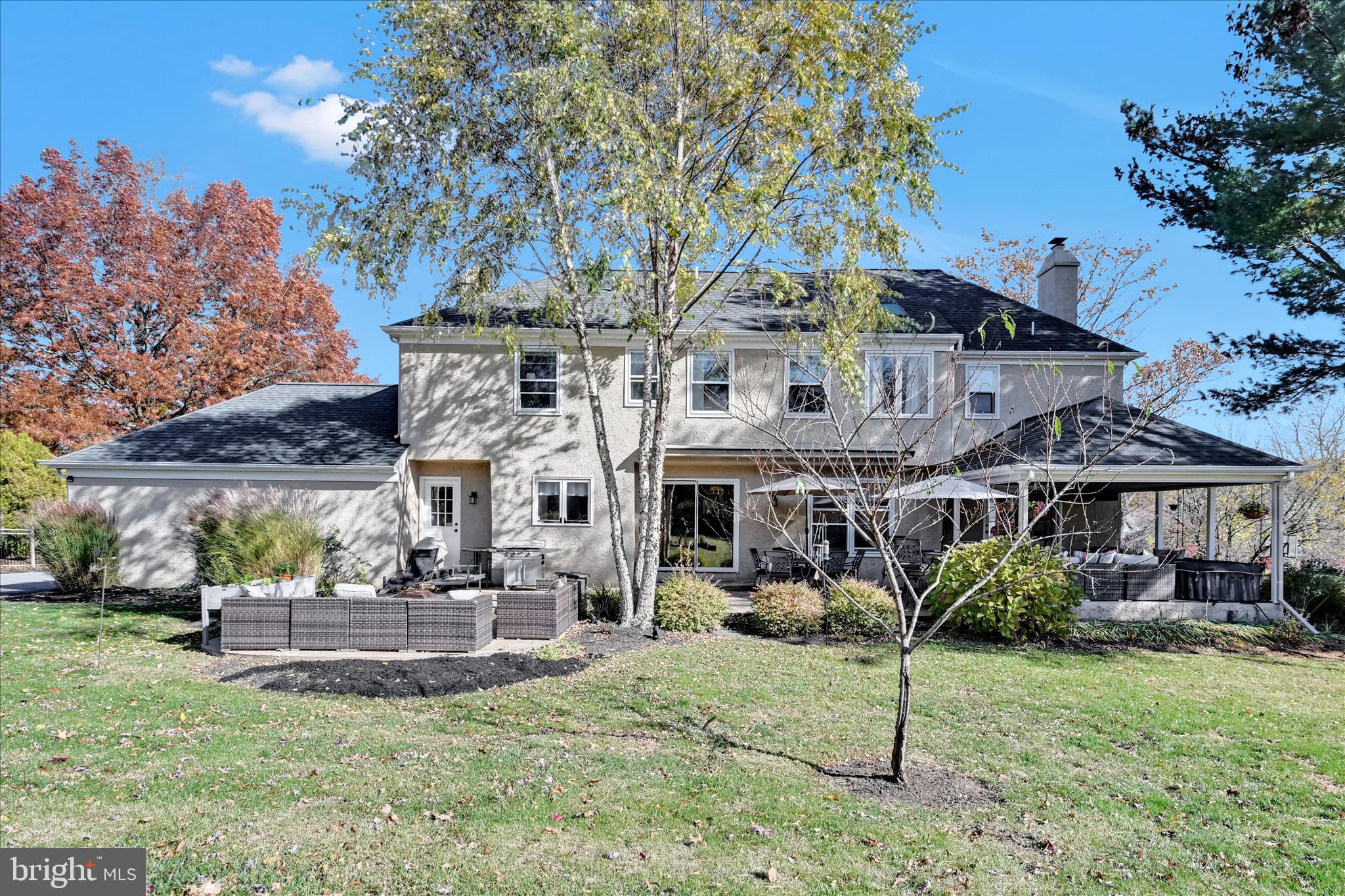 WHITE CHIMNEYS - Residential