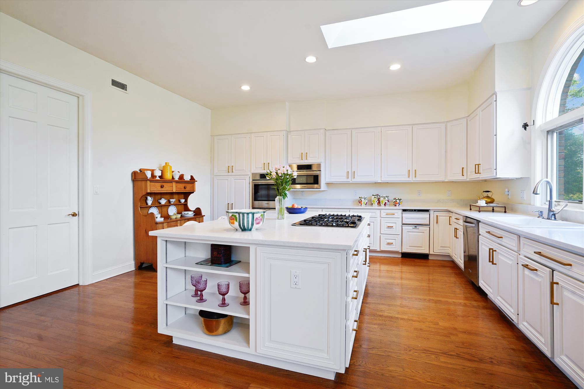 KENTSDALE ESTATES - Residential