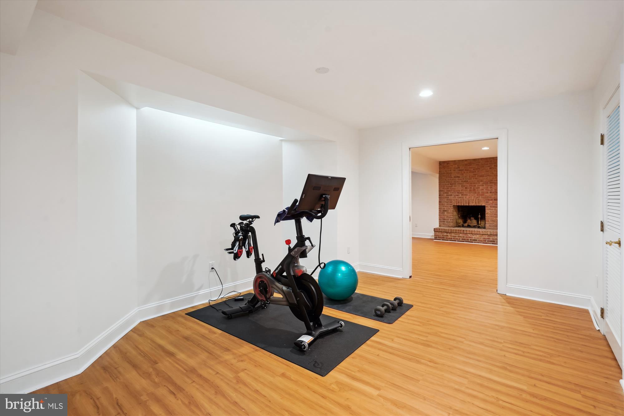 KENTSDALE ESTATES - Residential