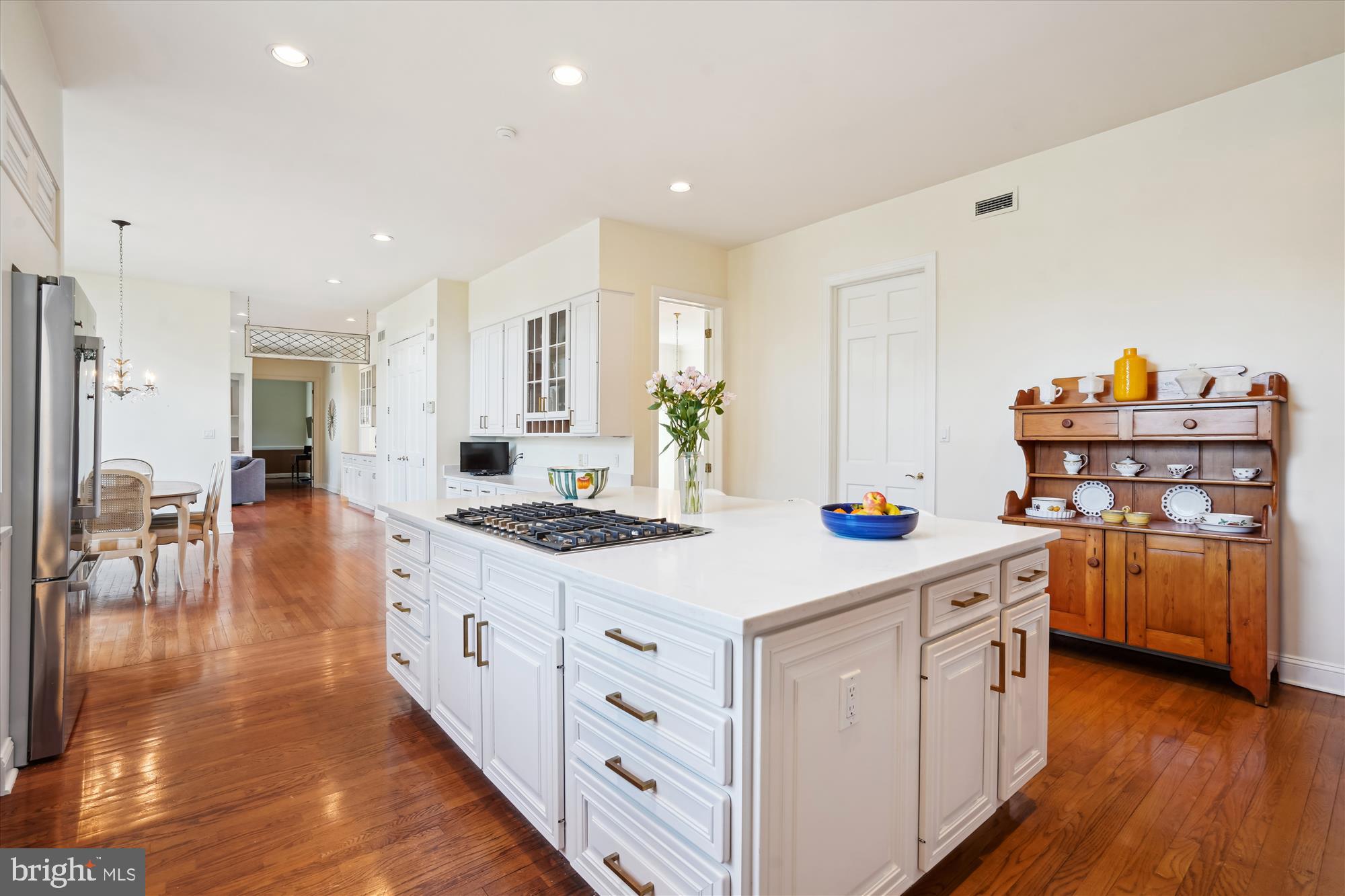 KENTSDALE ESTATES - Residential