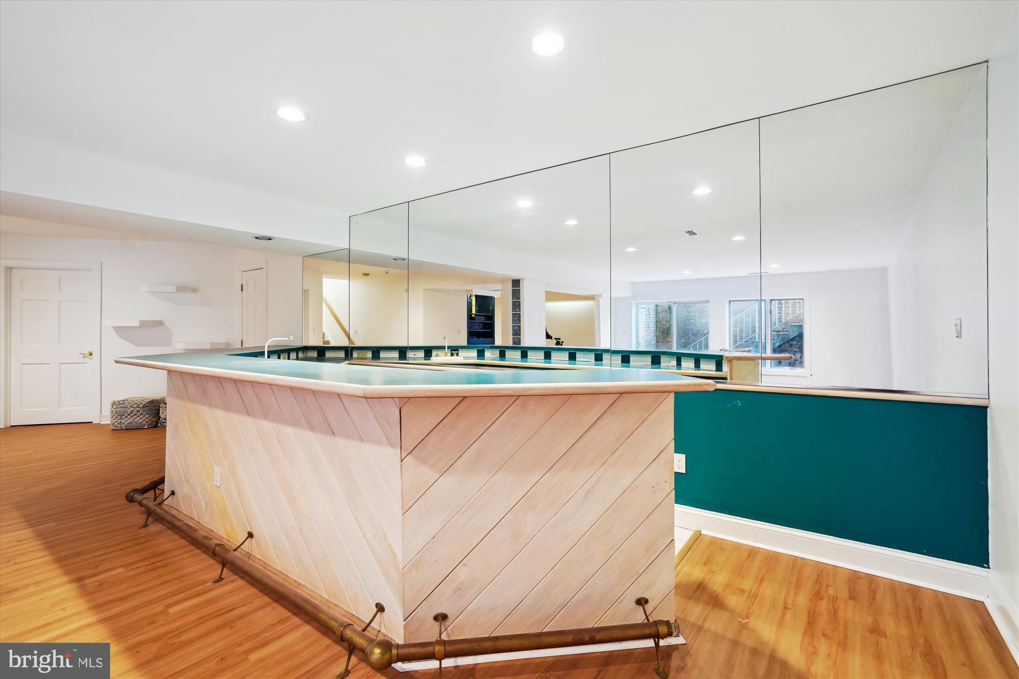 KENTSDALE ESTATES - Residential