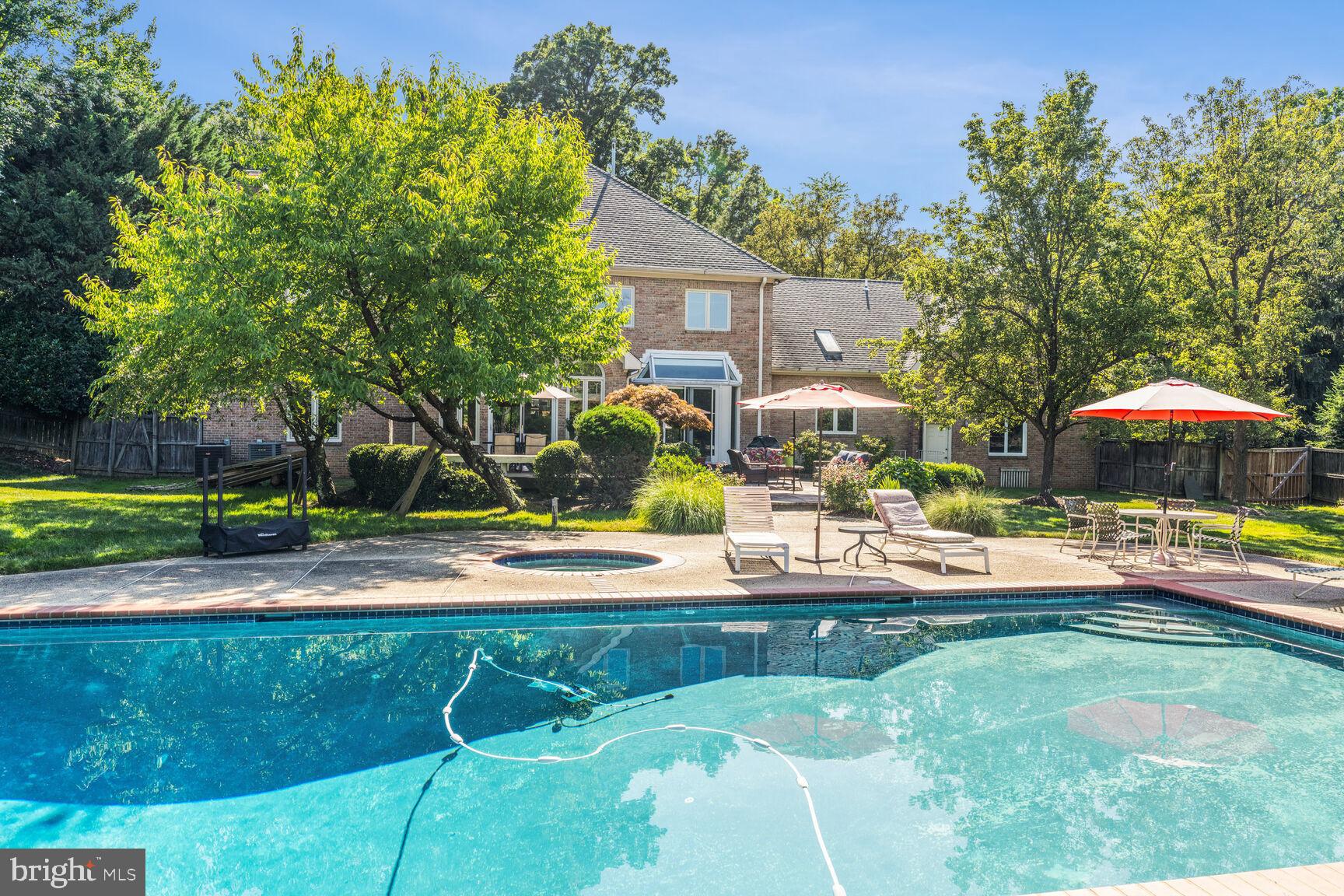 KENTSDALE ESTATES - Residential