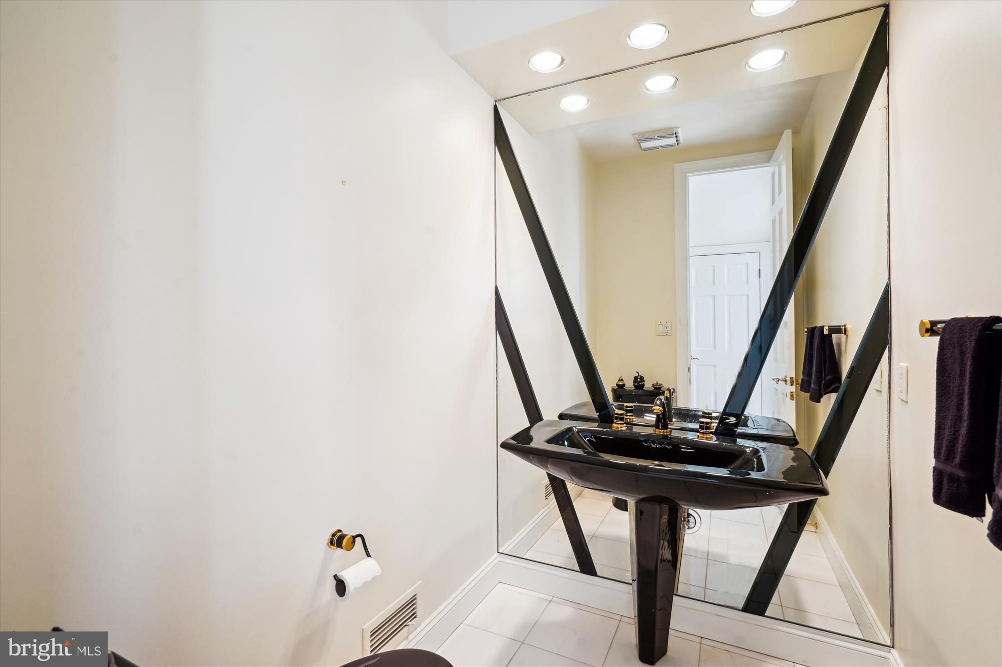 KENTSDALE ESTATES - Residential