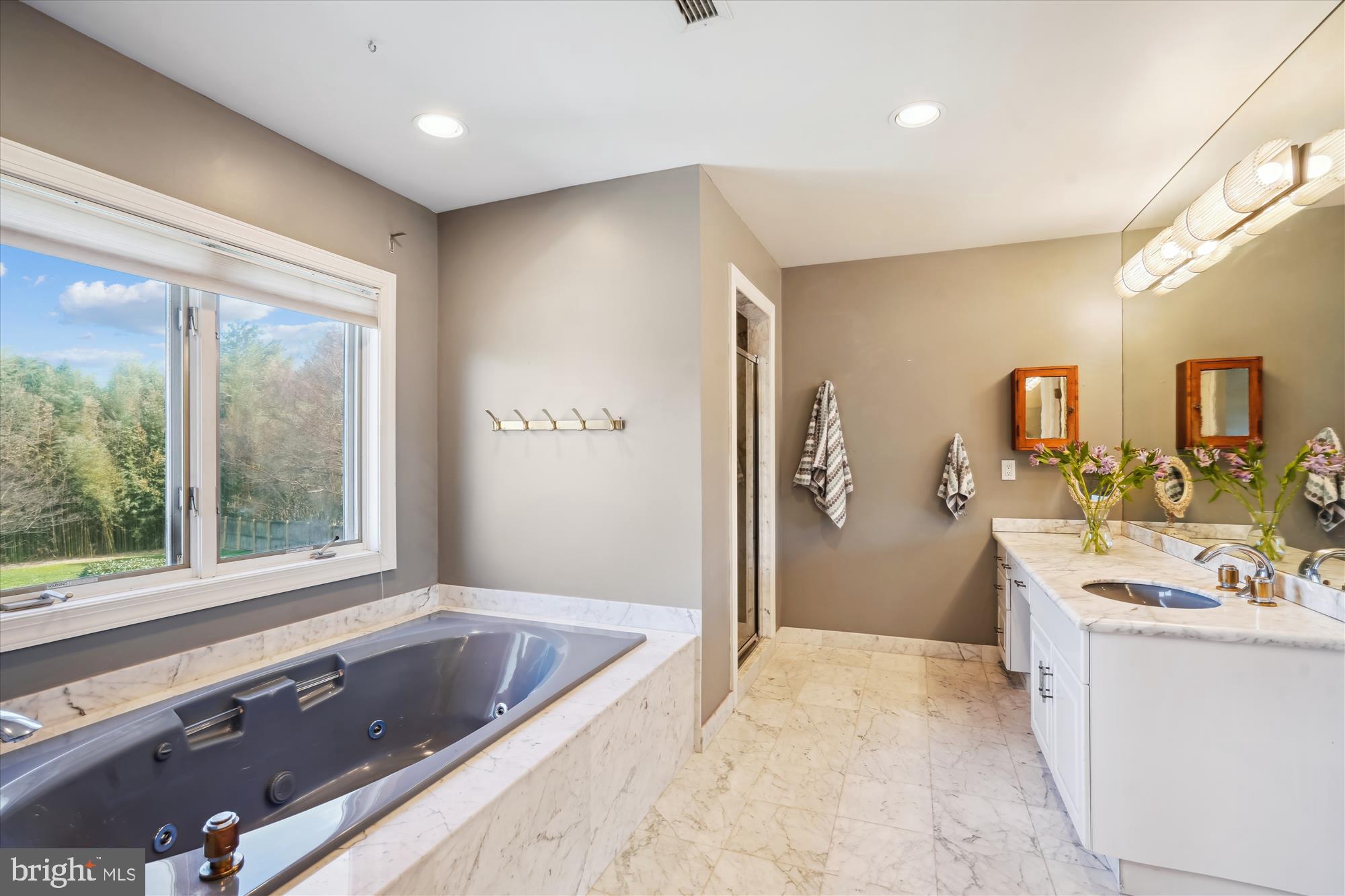 KENTSDALE ESTATES - Residential