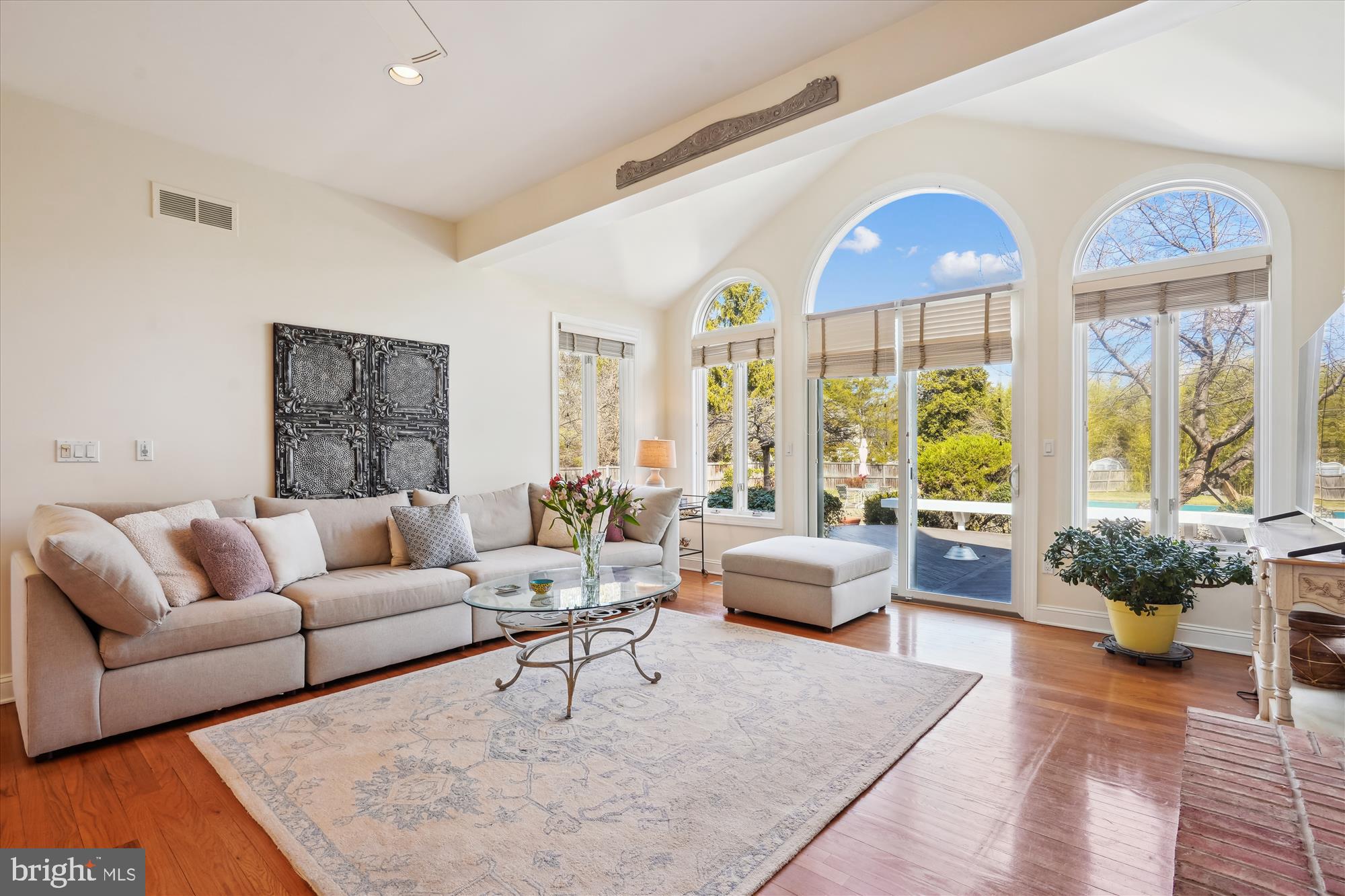 KENTSDALE ESTATES - Residential