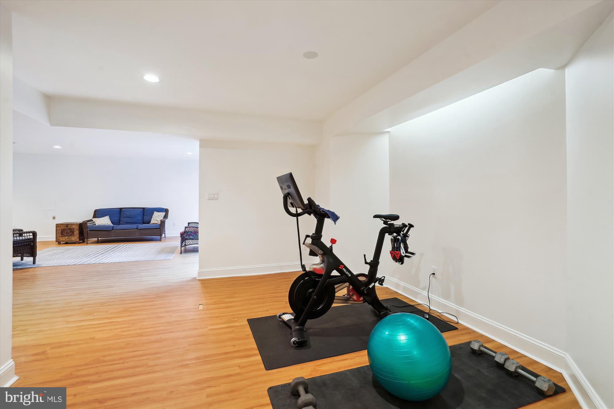 KENTSDALE ESTATES - Residential