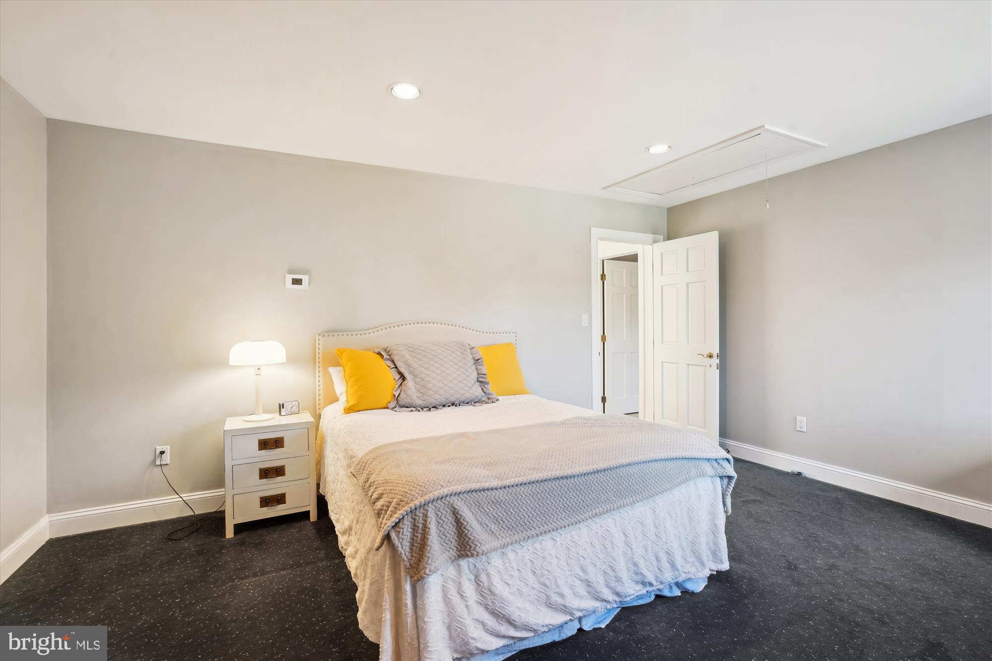 KENTSDALE ESTATES - Residential