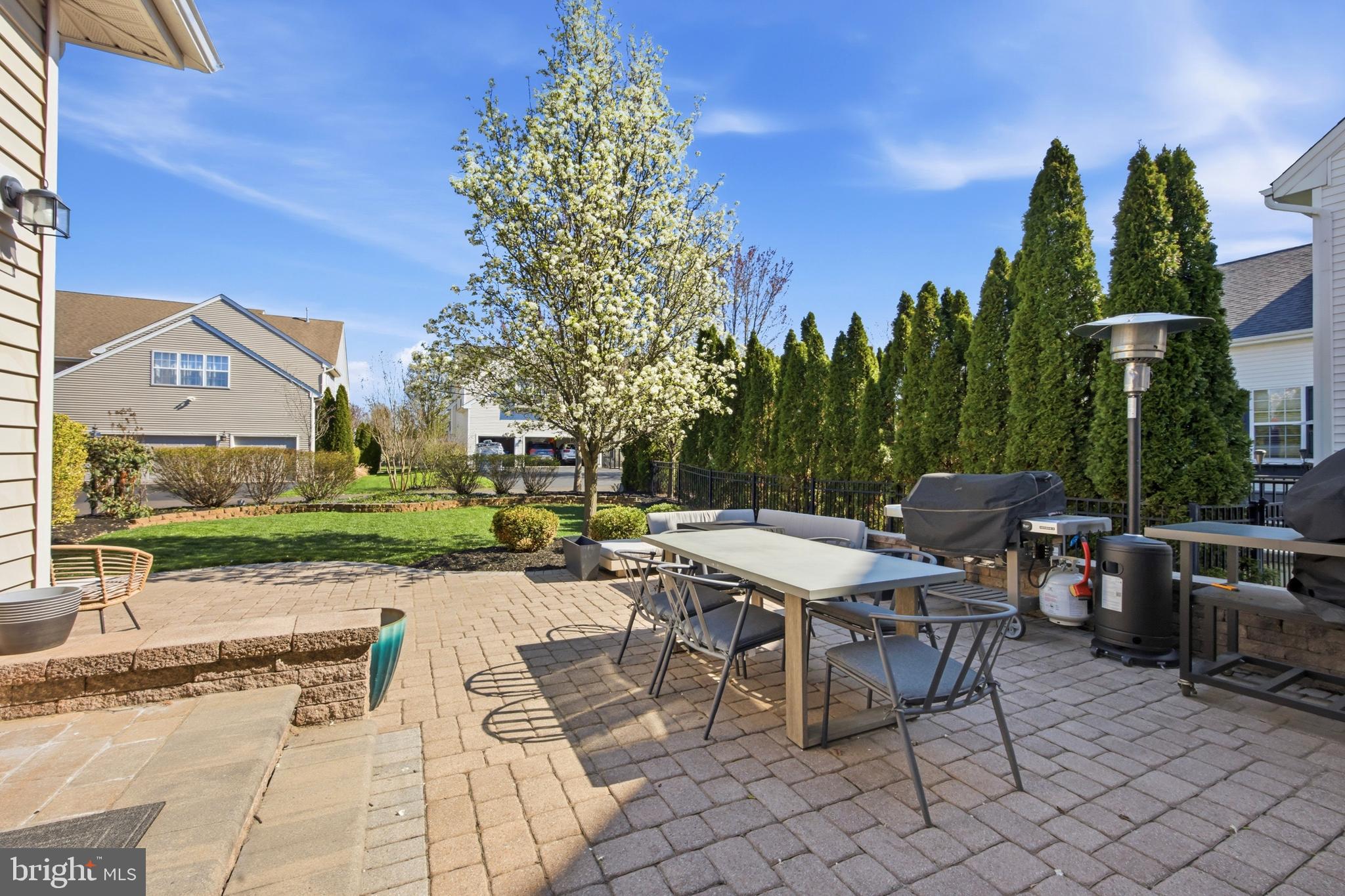 WINDSOR SQUARE - Residential