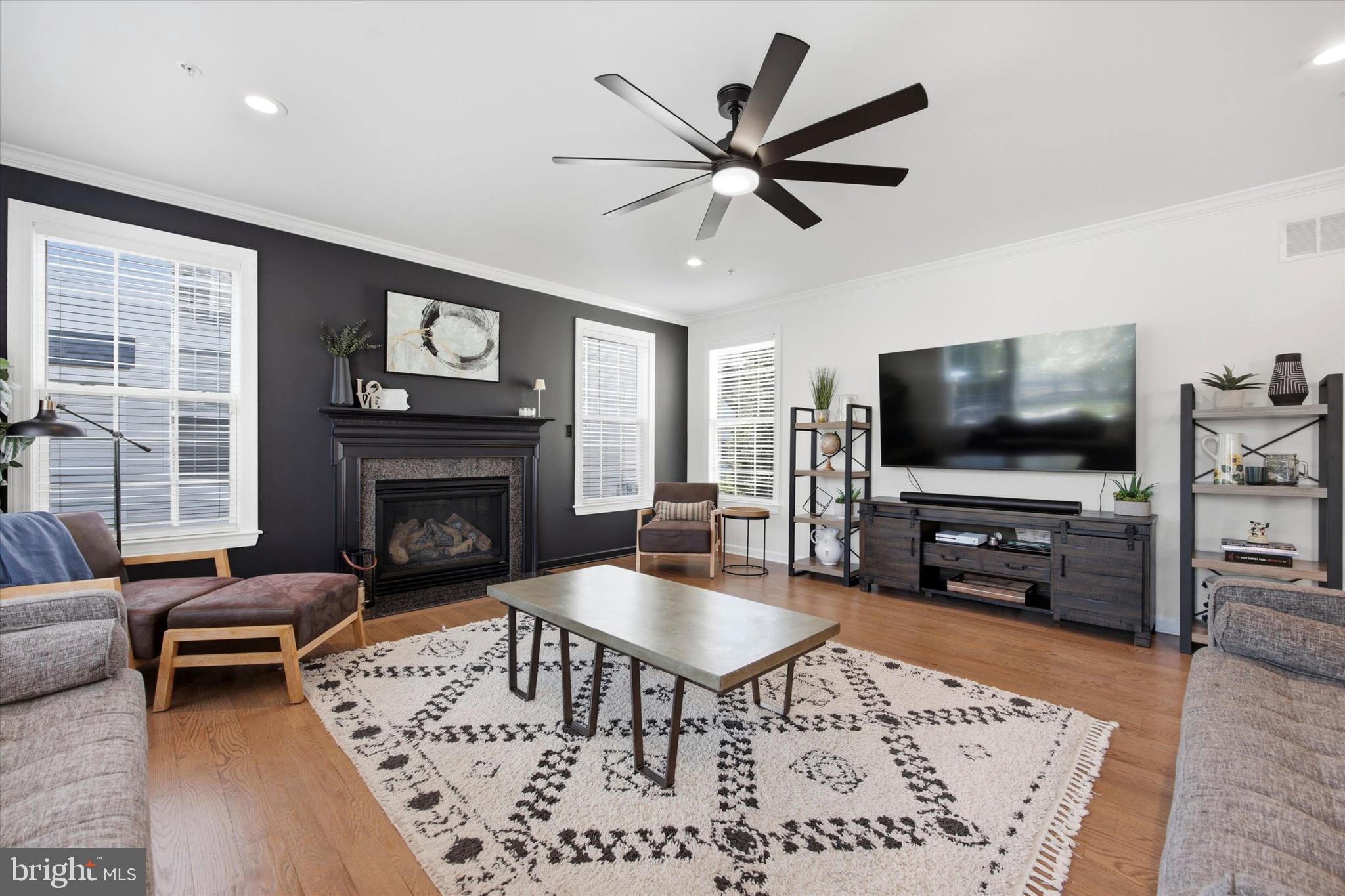 WINDSOR SQUARE - Residential