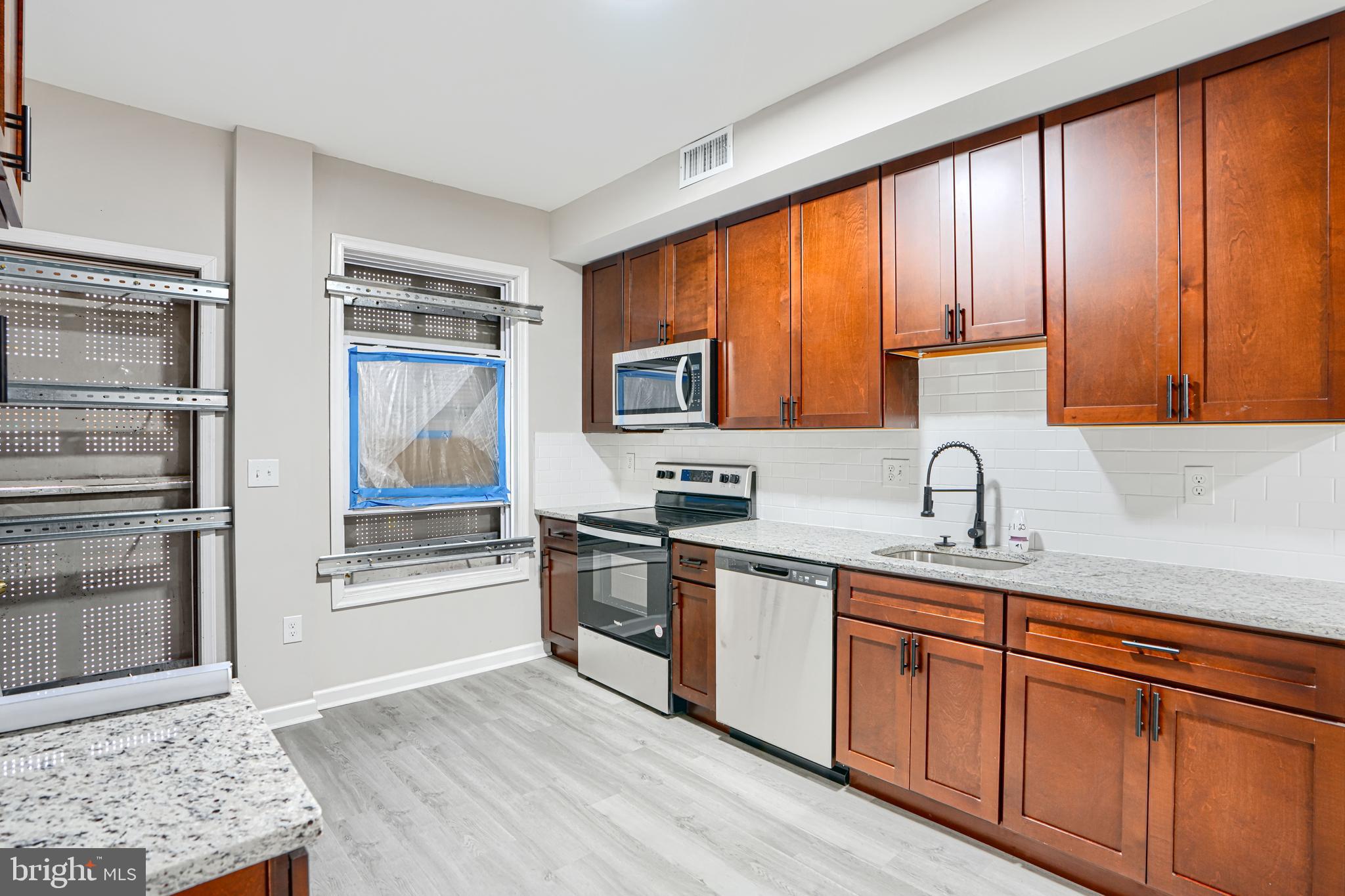 MADISON EASTEND - Residential