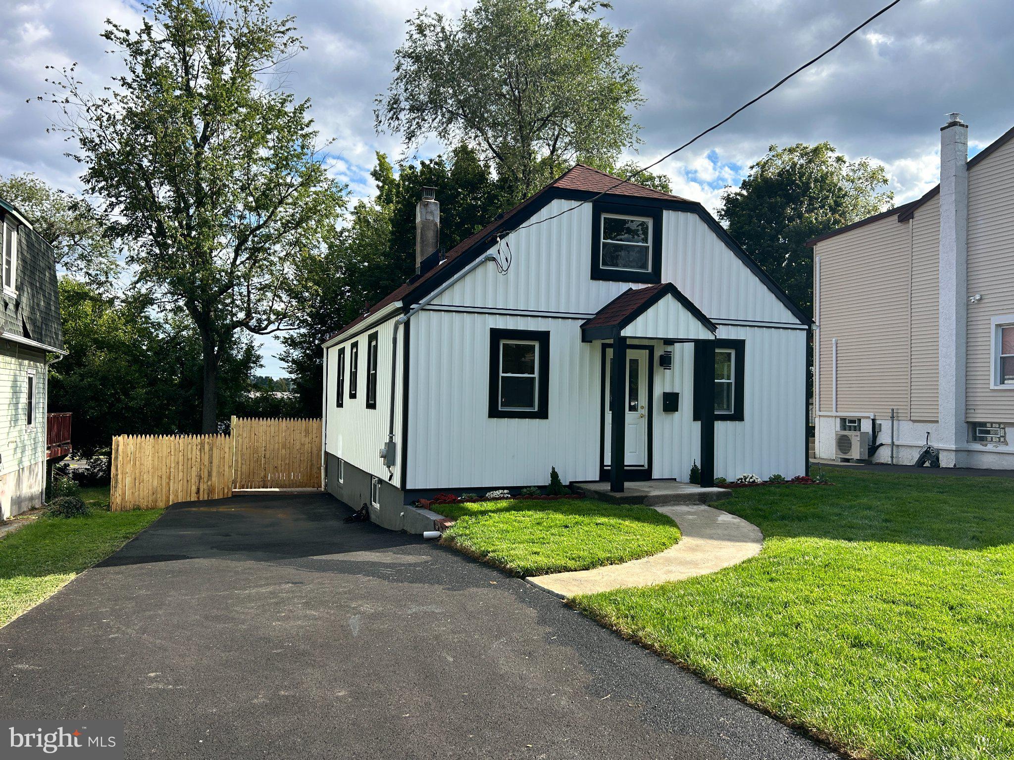 209 SUMMIT AVENUE