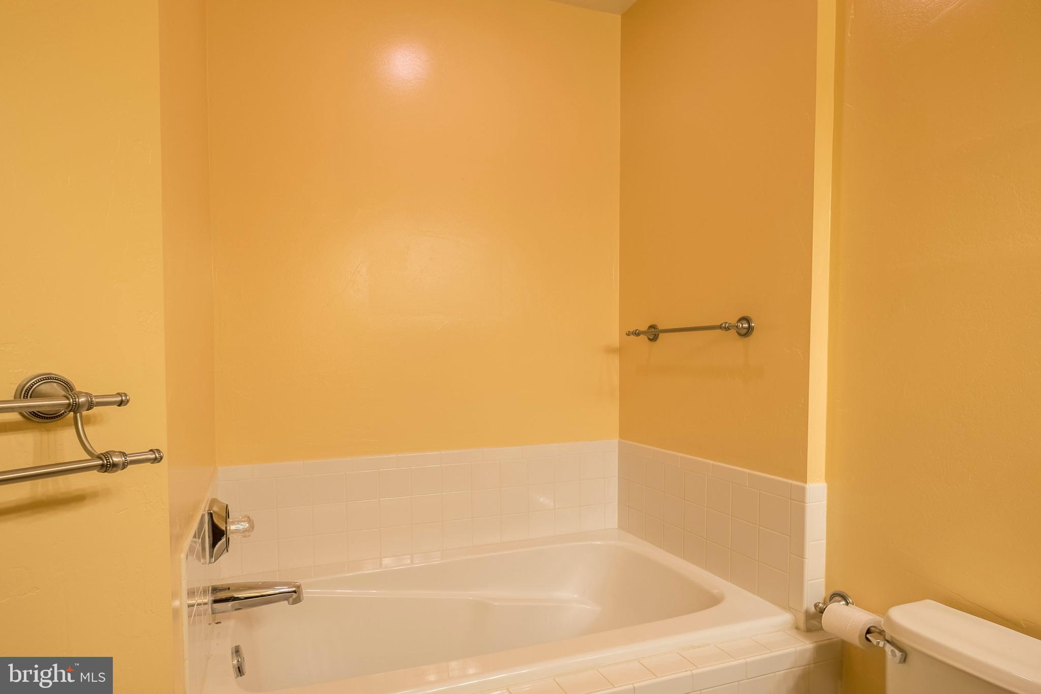 FOUNDERS WALK - Residential Lease