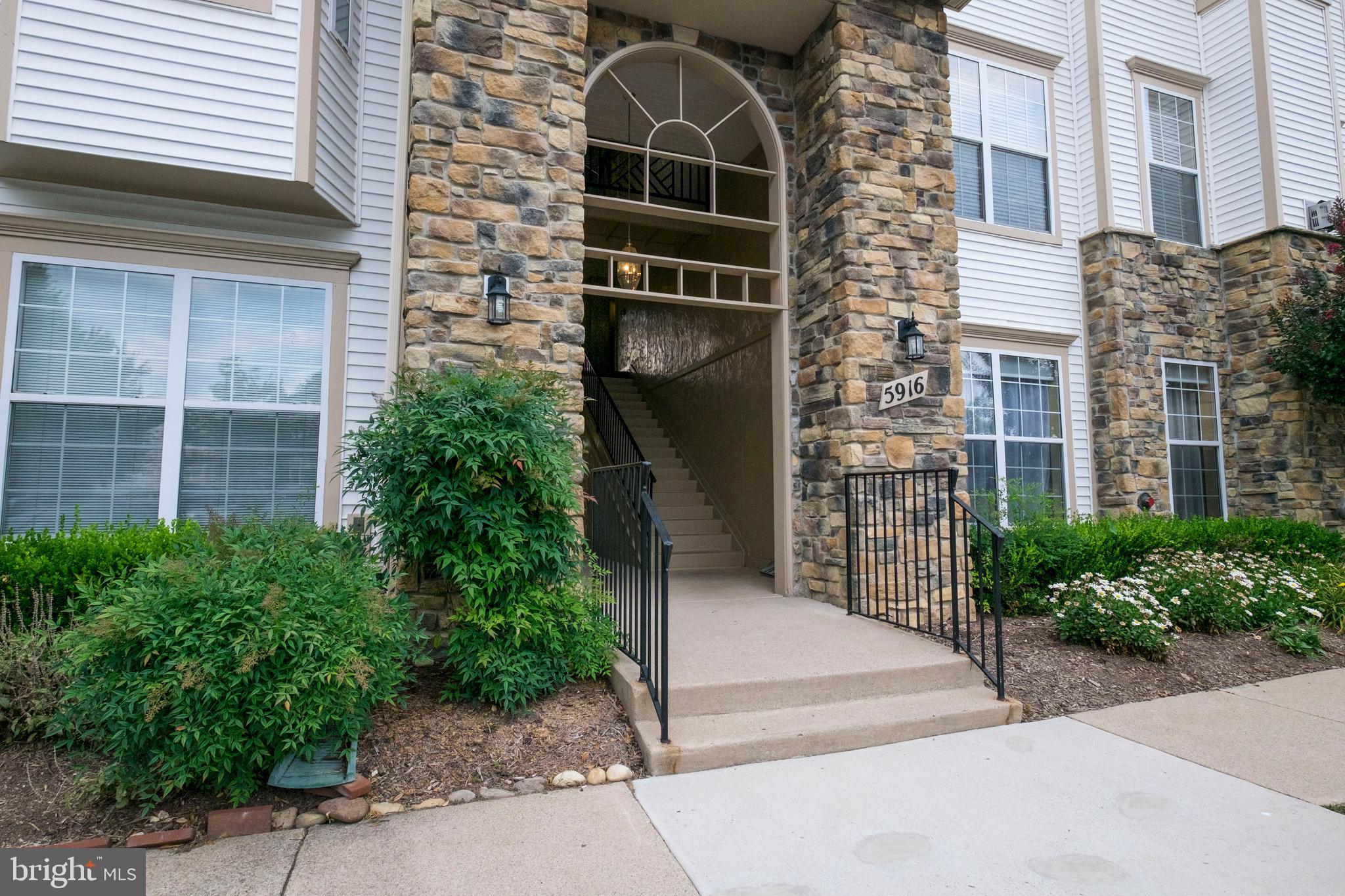 FOUNDERS WALK - Residential Lease