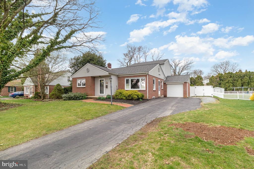 Photo of 240 COOPER AVE, LANDISVILLE, PA 17538 (MLS # PALA2032756)