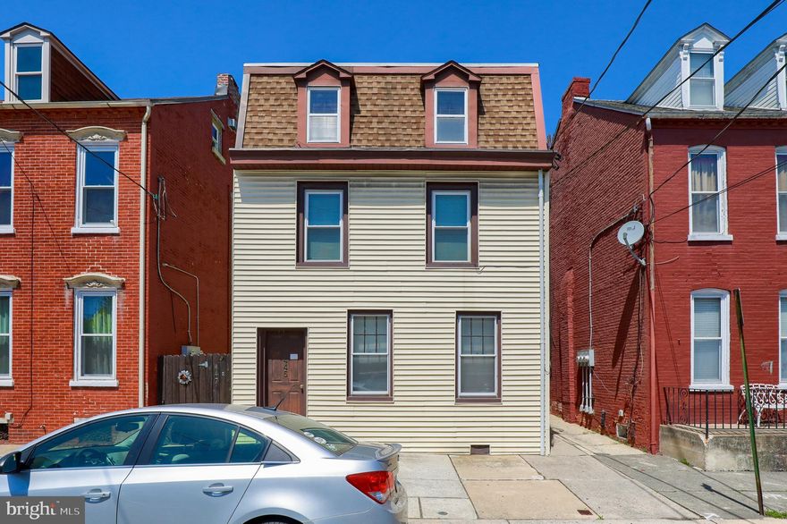 Great location, close to F&M College. 4-unit apartment complex, with 1-bedroom units.