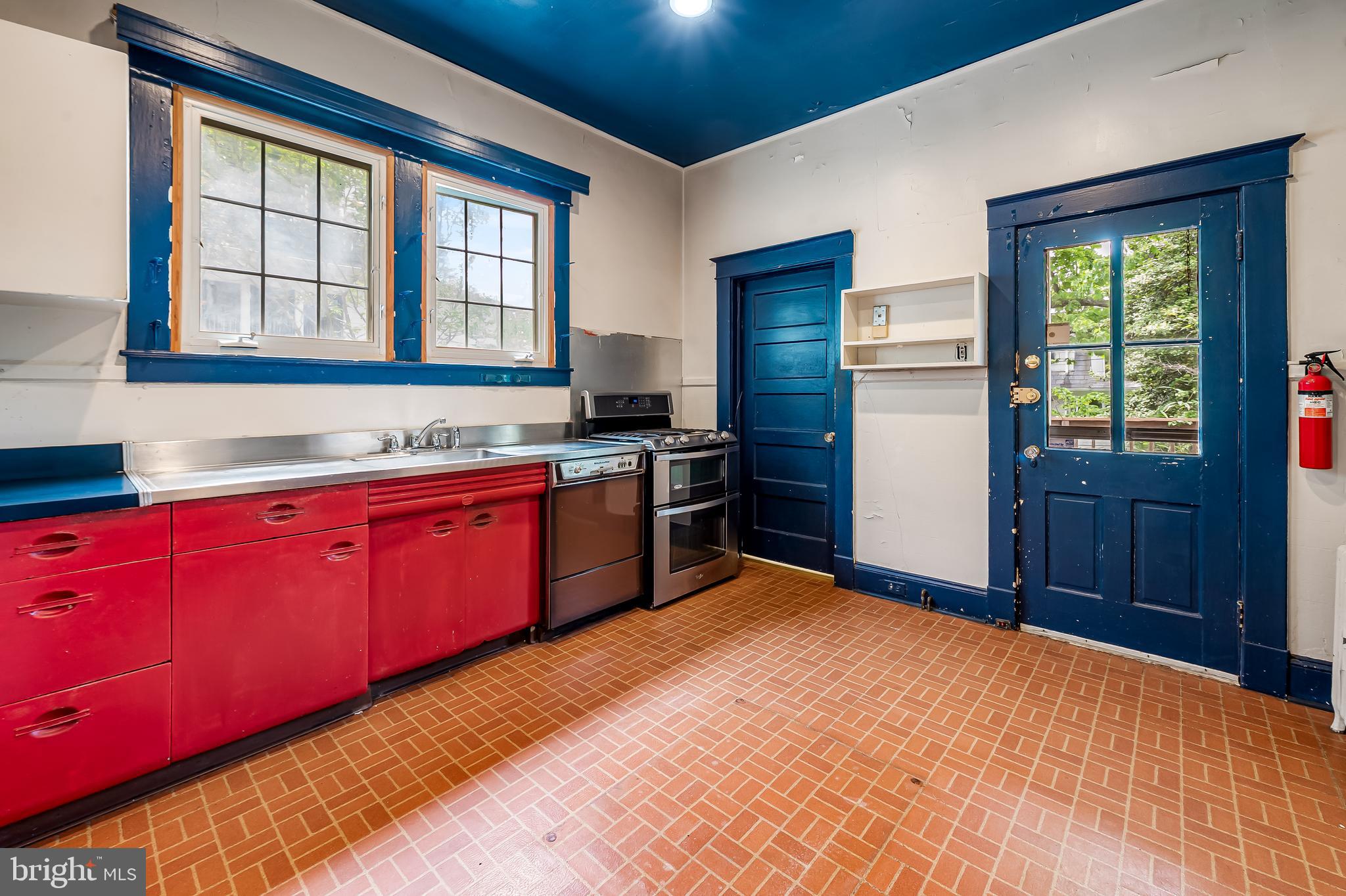 MOUNT WASHINGTON - Residential