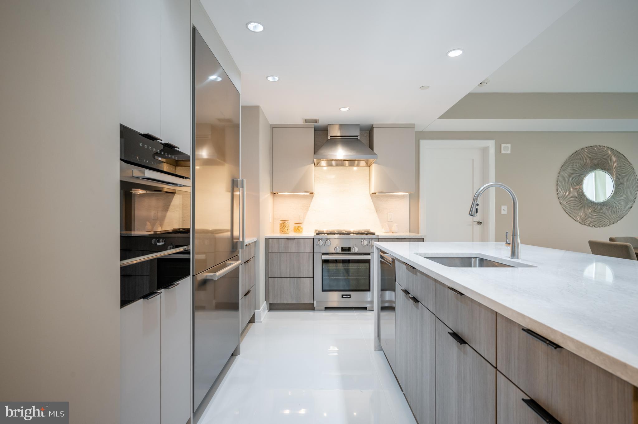 THE WATERVIEW - Residential