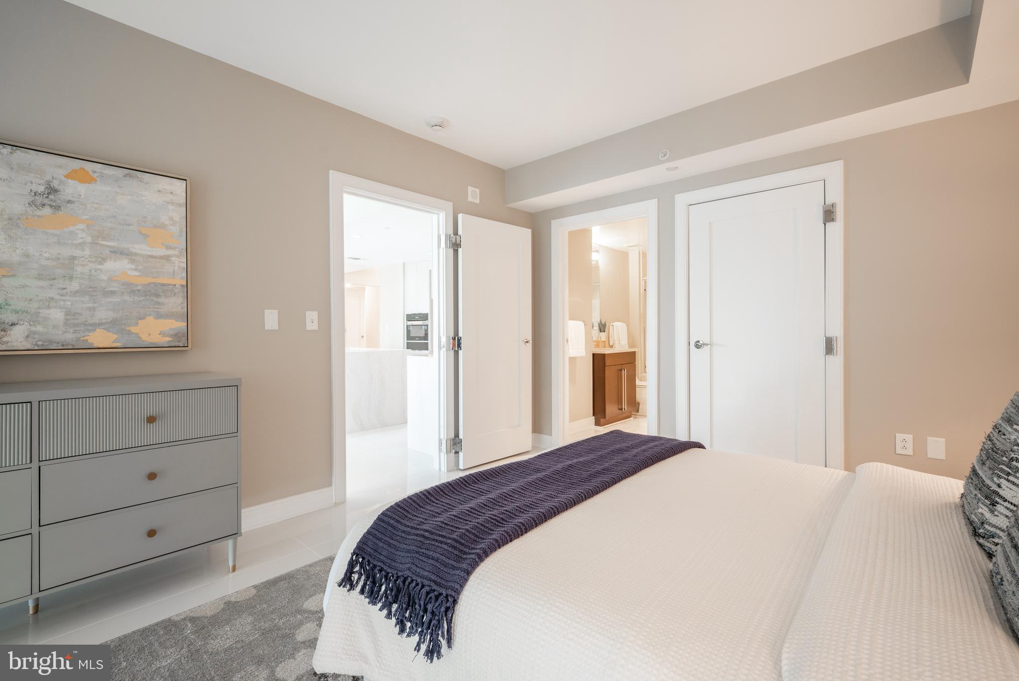 THE WATERVIEW - Residential